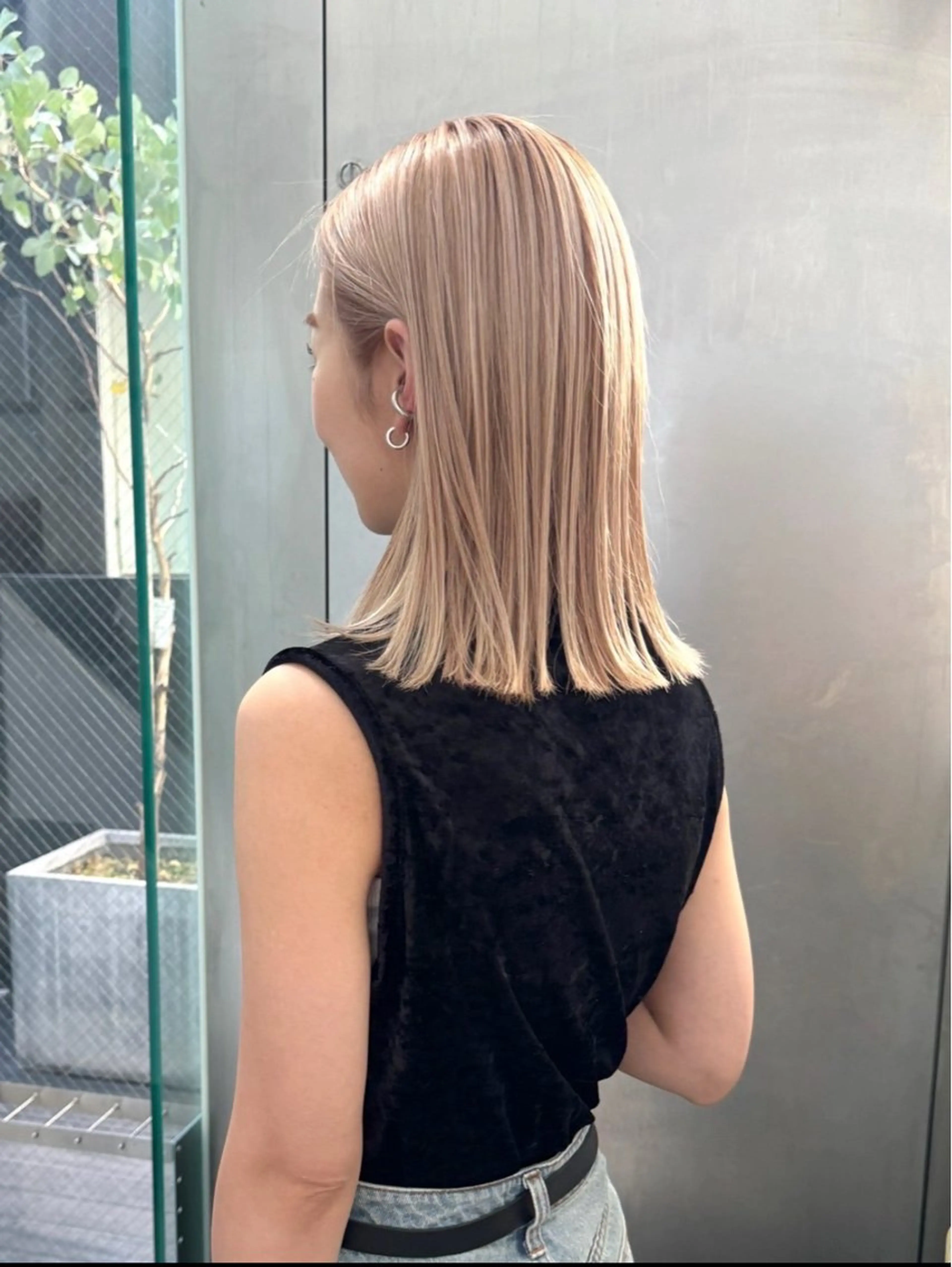 セミロング カラー ベージュカラー ブリーチ ブロンド ブロンドベージュ ダブルカラー カット ヘアカラー トリートメント CHERIEブリーチ ダブルカラー　天神のヘアスタイル
