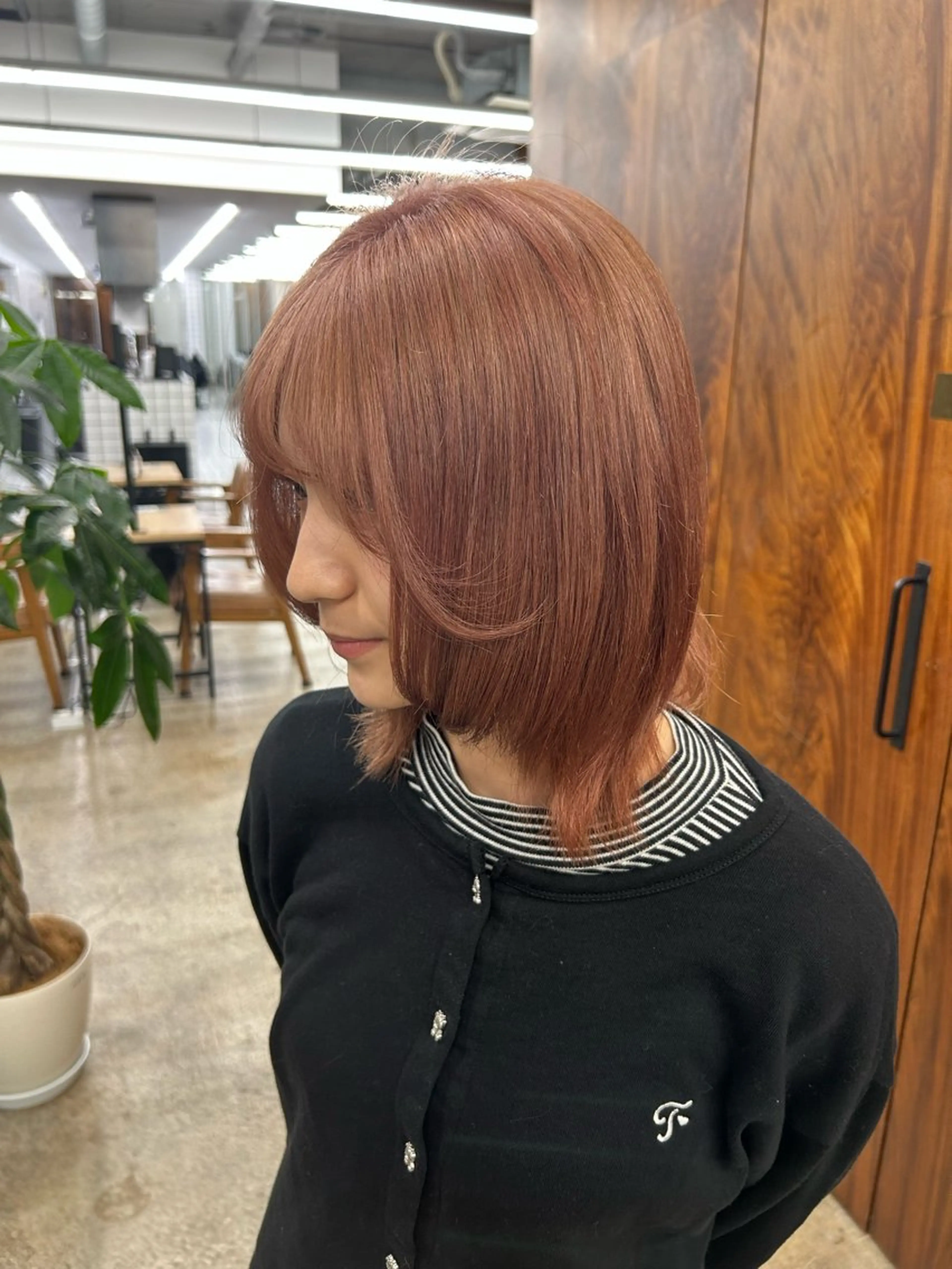 ショート カラー カット ヘアカラー トリートメント ✨うるツヤ縮毛矯正 ✨ベージュ/レオンのヘアスタイル