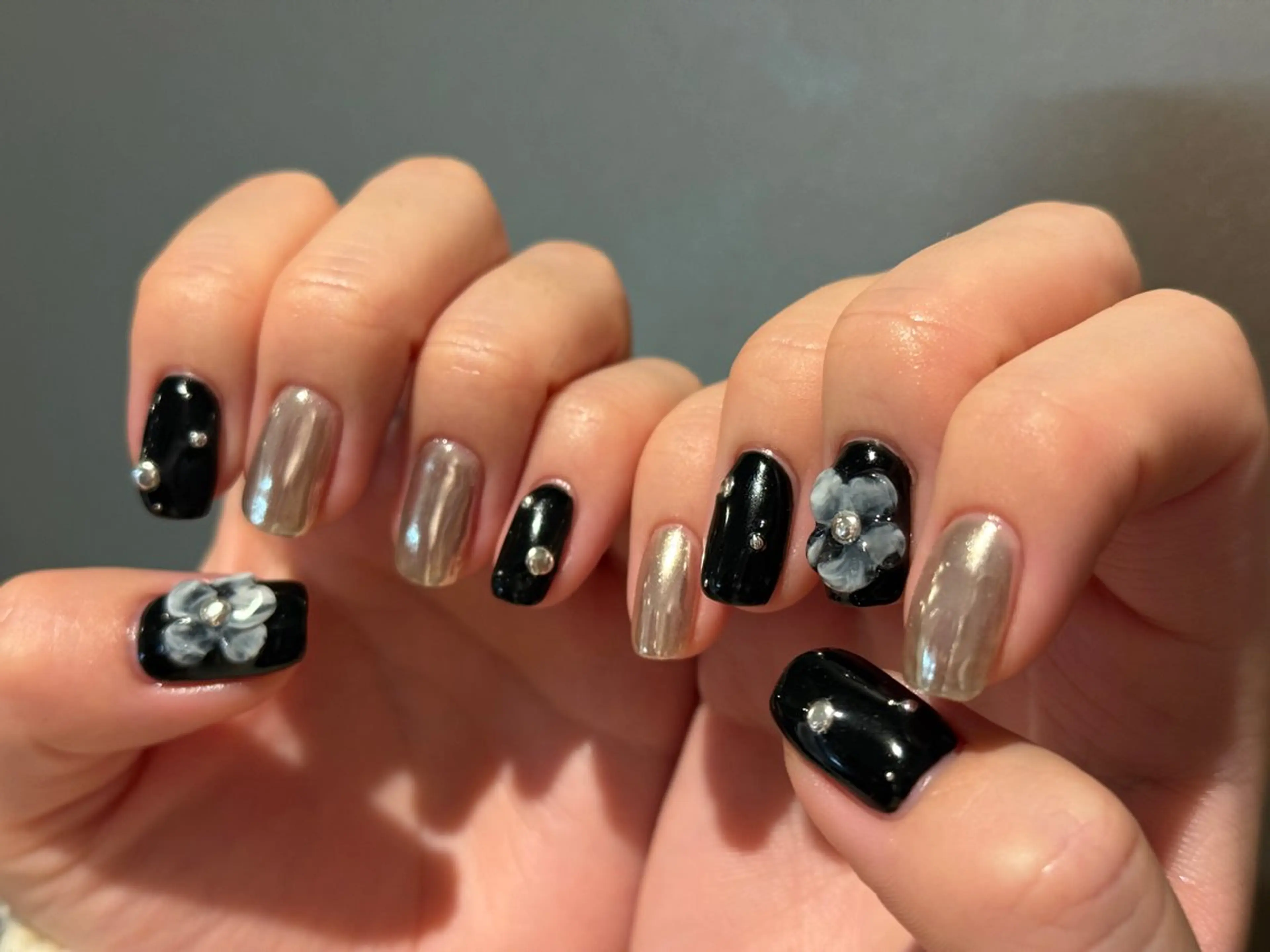 ネイル ミラーネイル シルバー ハンドネイル 深田 美雪のネイルデザイン