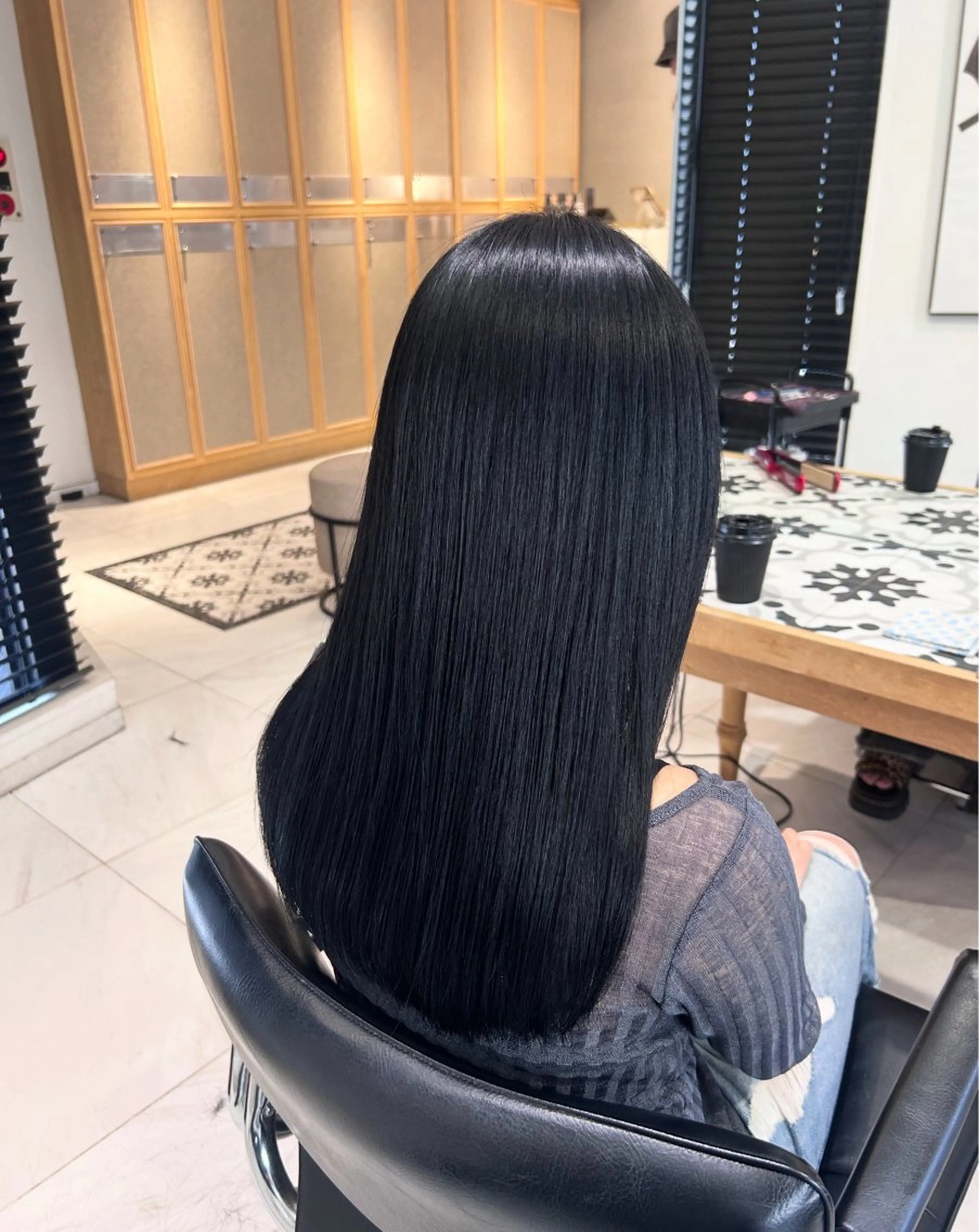 カラー 透明感カラー 縮毛矯正 ヘアカラー トリートメント ヘッドスパ ヘアセット miko🪽地毛風/ ハイトーン/レイヤーのヘアスタイル