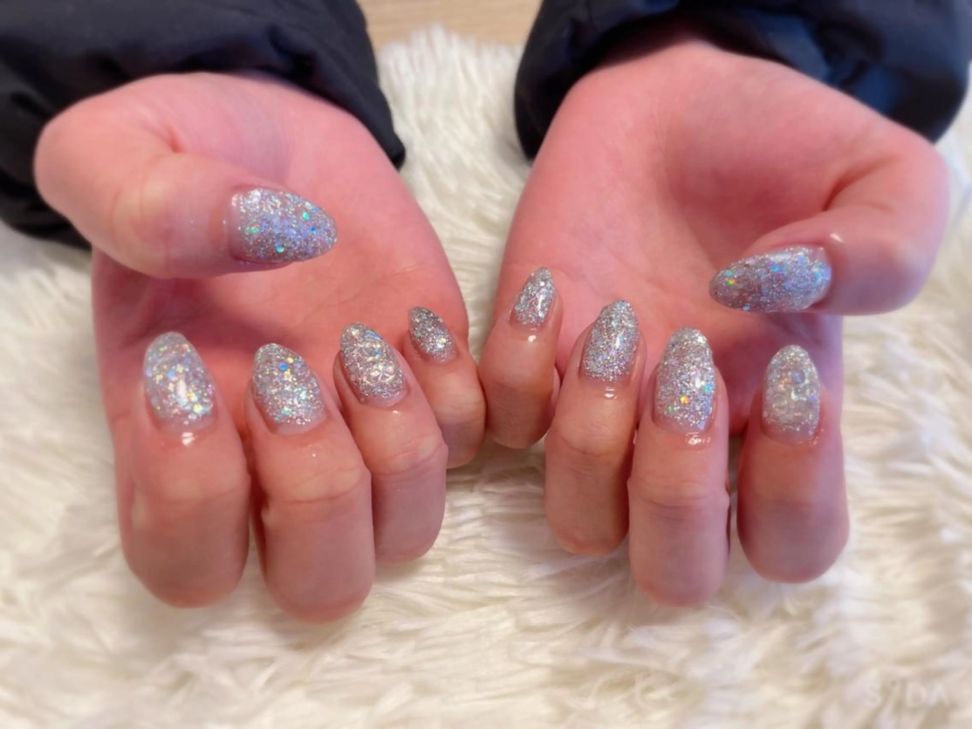 ネイル ラメ(グリッター) シルバー ハンドネイル Nail salon Betty❤︎のネイルデザイン