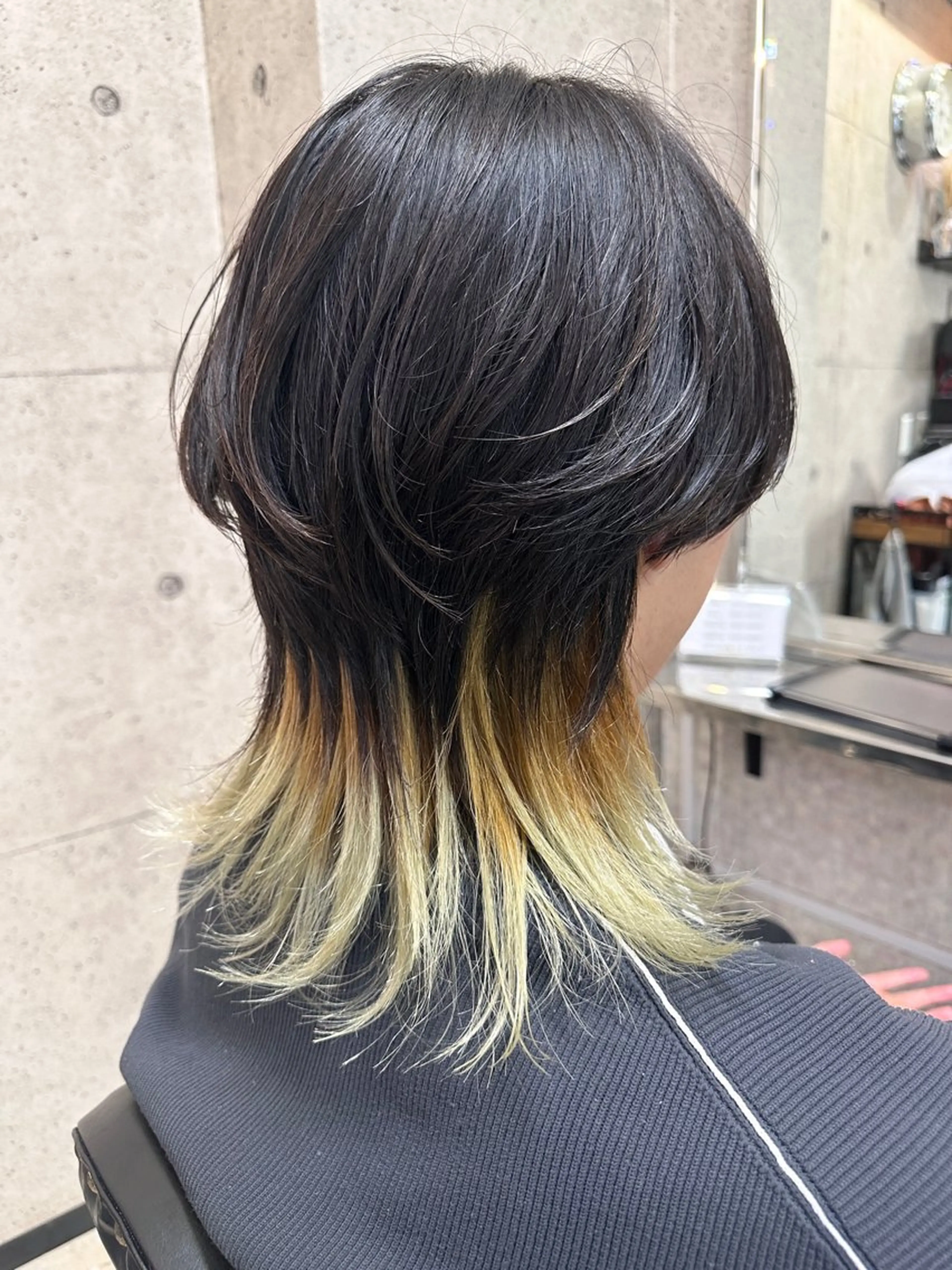 ミディアム メンズ メンズウルフカット ウルフカット MORROW所属・変身美容師🏆 MIZUKIのヘアスタイル