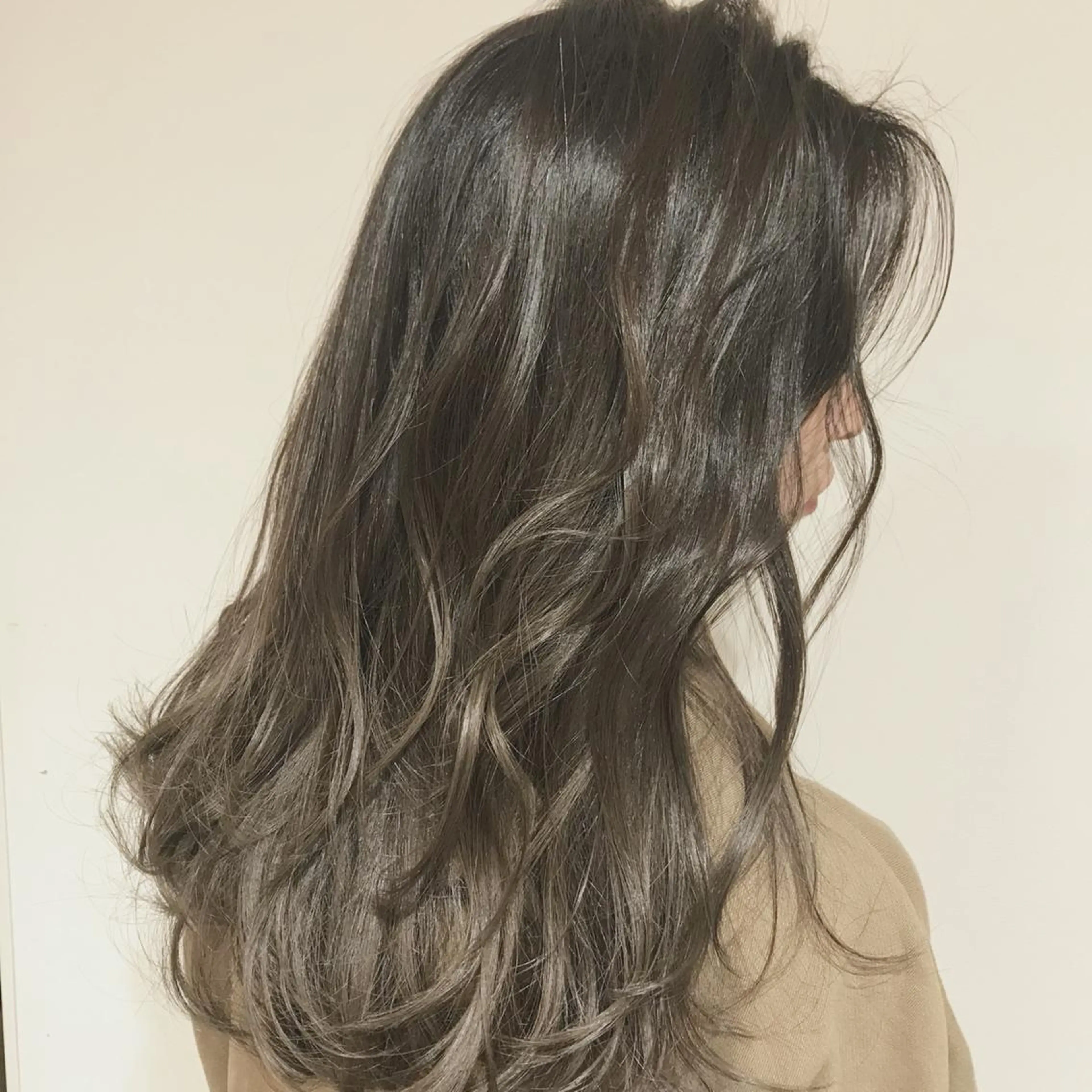 ミディアム カラー カット ヘアカラー トリートメント ブリーチなしダブルカ ラー／髪質改善カラーのヘアスタイル