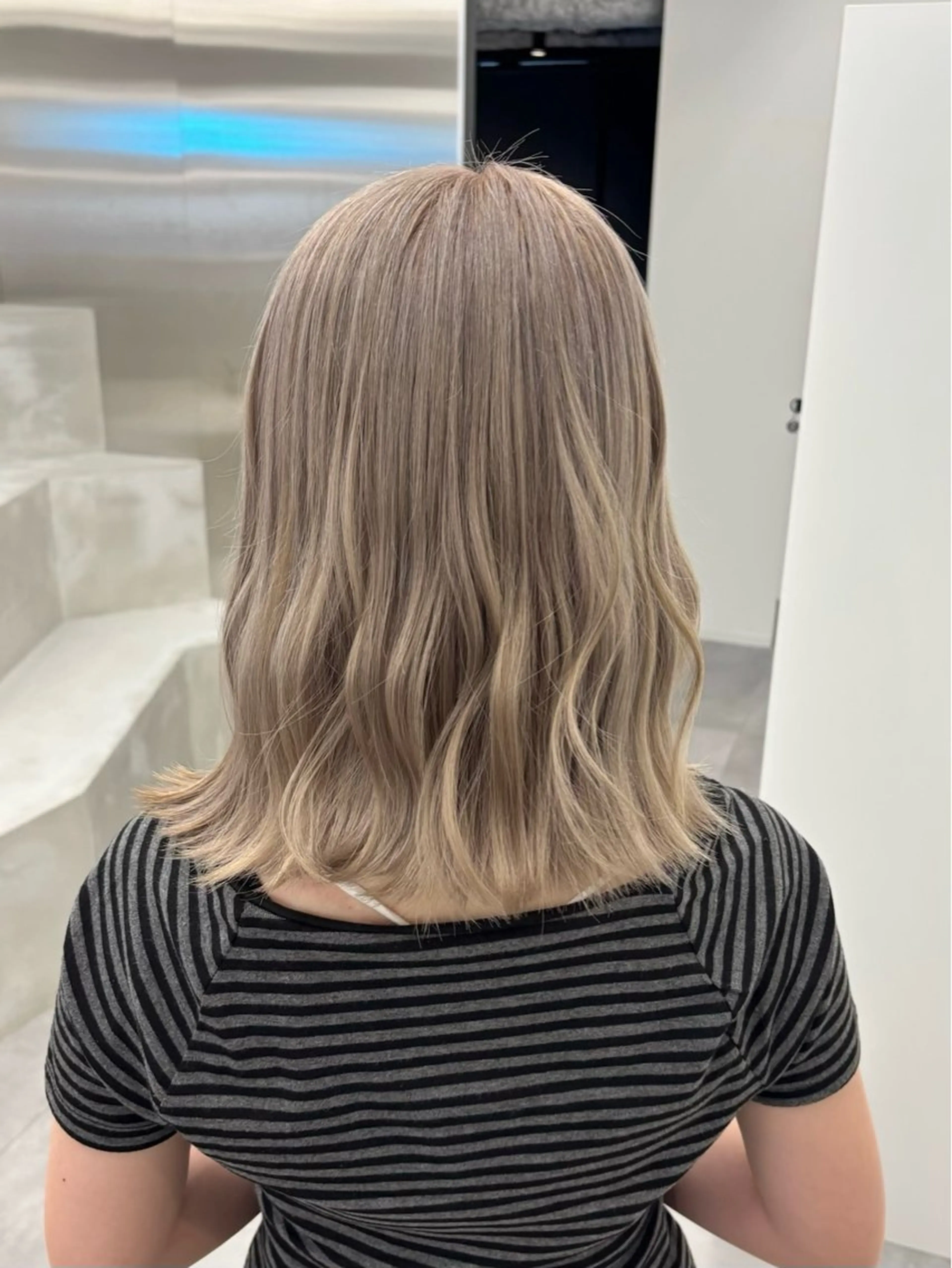 ミディアム カラー ヘアカラー 🧸🎀ブリーチ 栄🎀🧸かのんのヘアスタイル