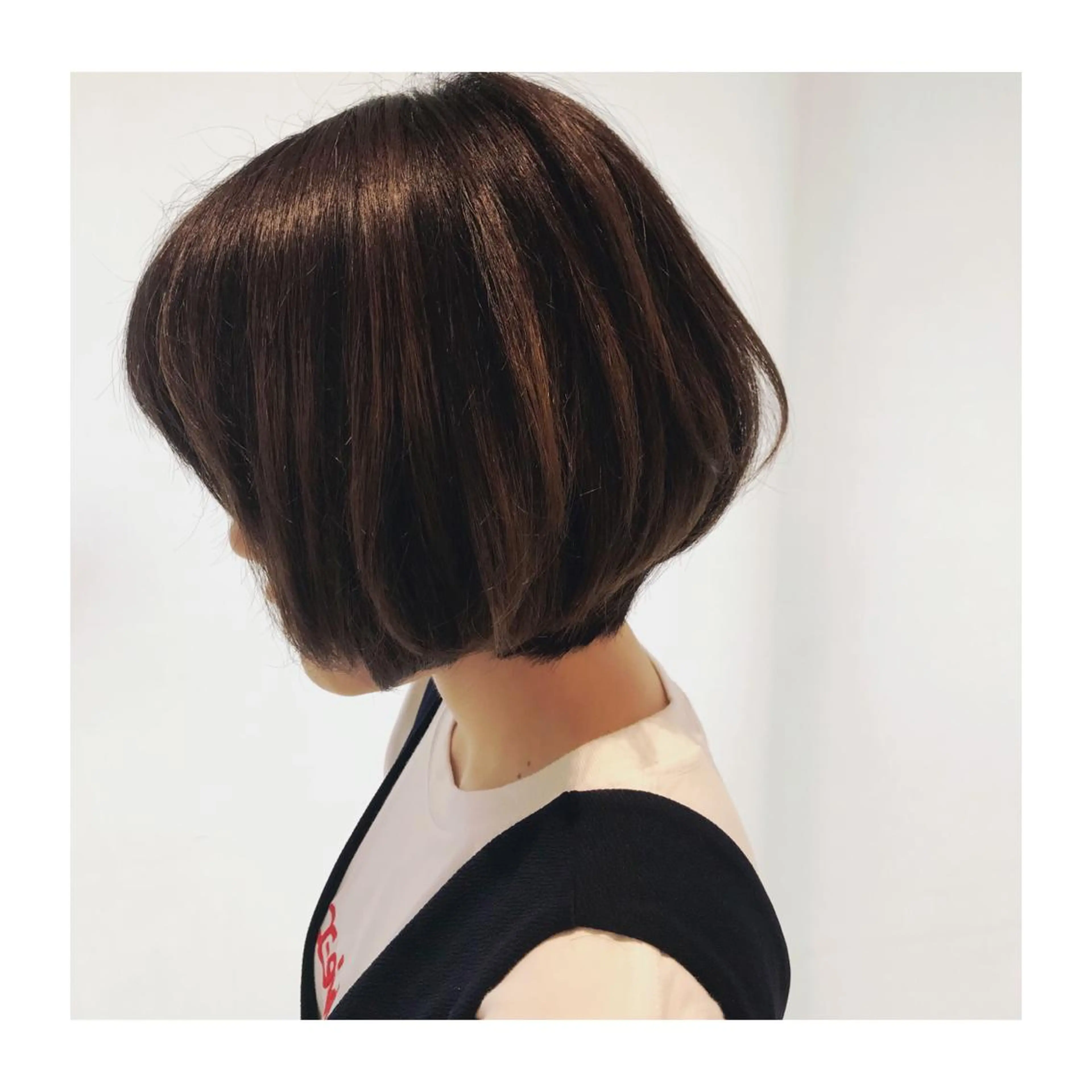 ミディアム 30代からの大人 ショートのヘアスタイル