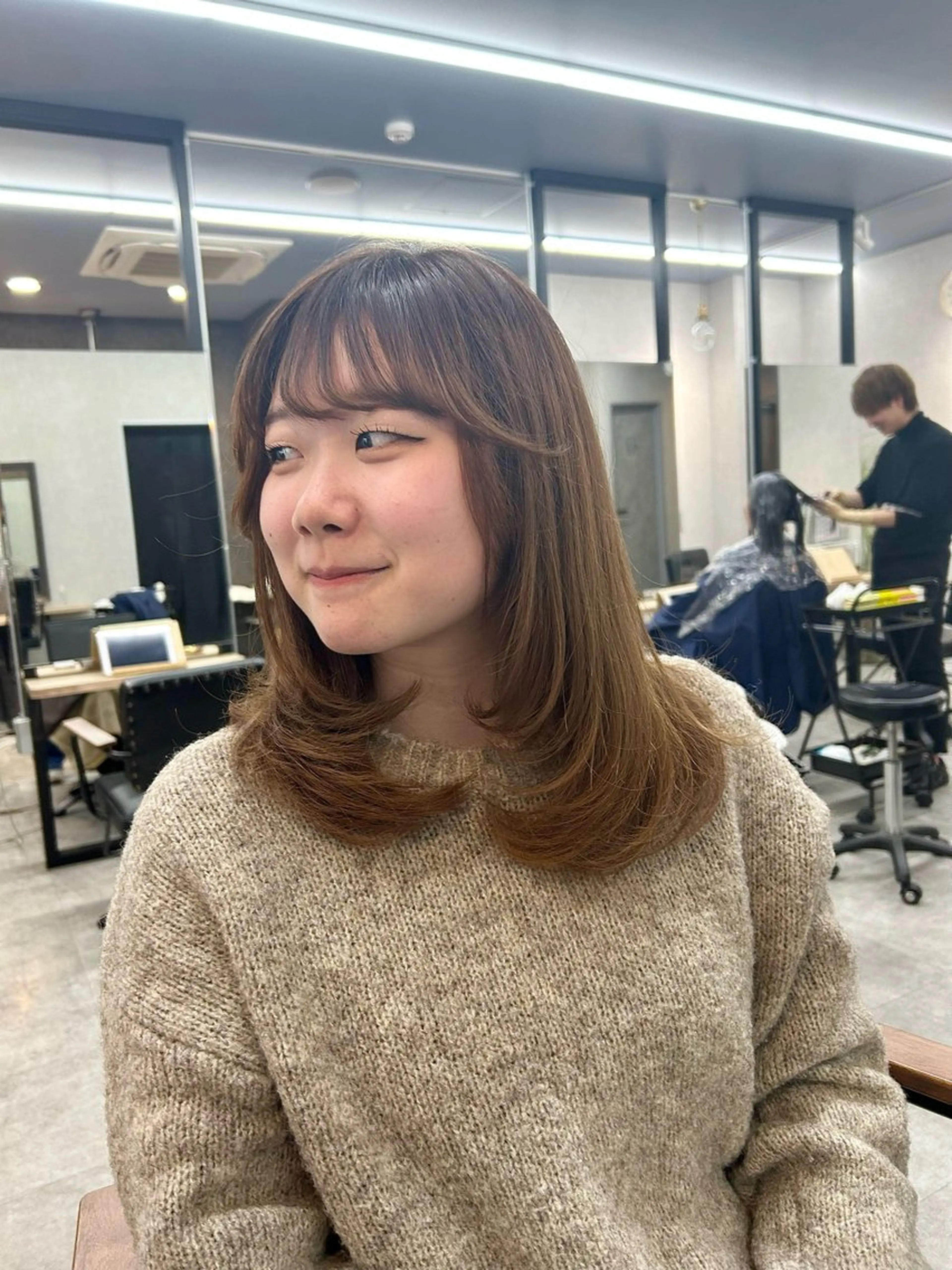 ミディアム カラー レイヤーカット カット いなみね はるきのヘアスタイル