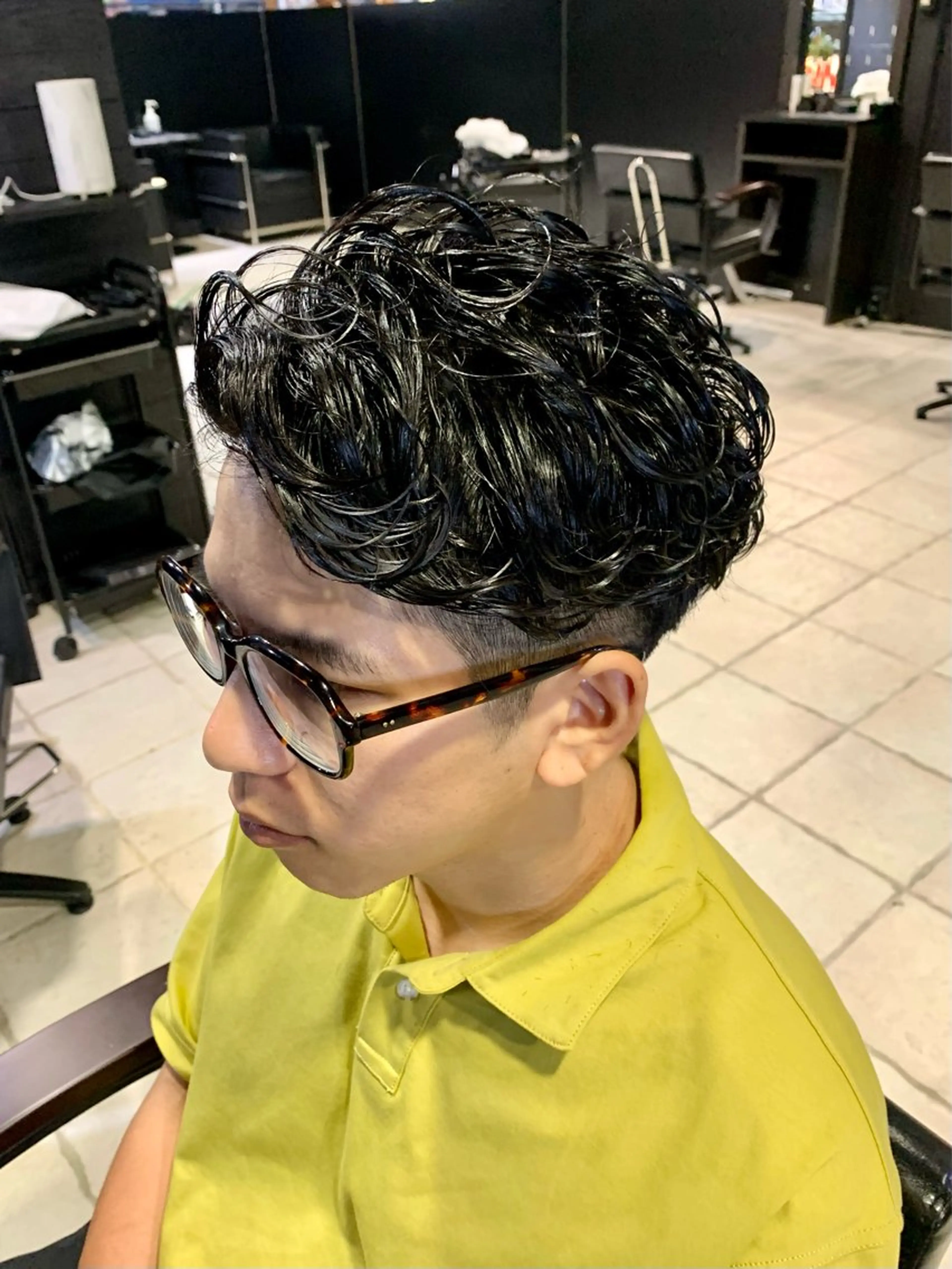 ミディアム メンズ ミディアムパーマ メンズパーマ カット パーマ ヘアセット メンズパーマ/難波/ 心斎橋　室園亮佑のヘアスタイル