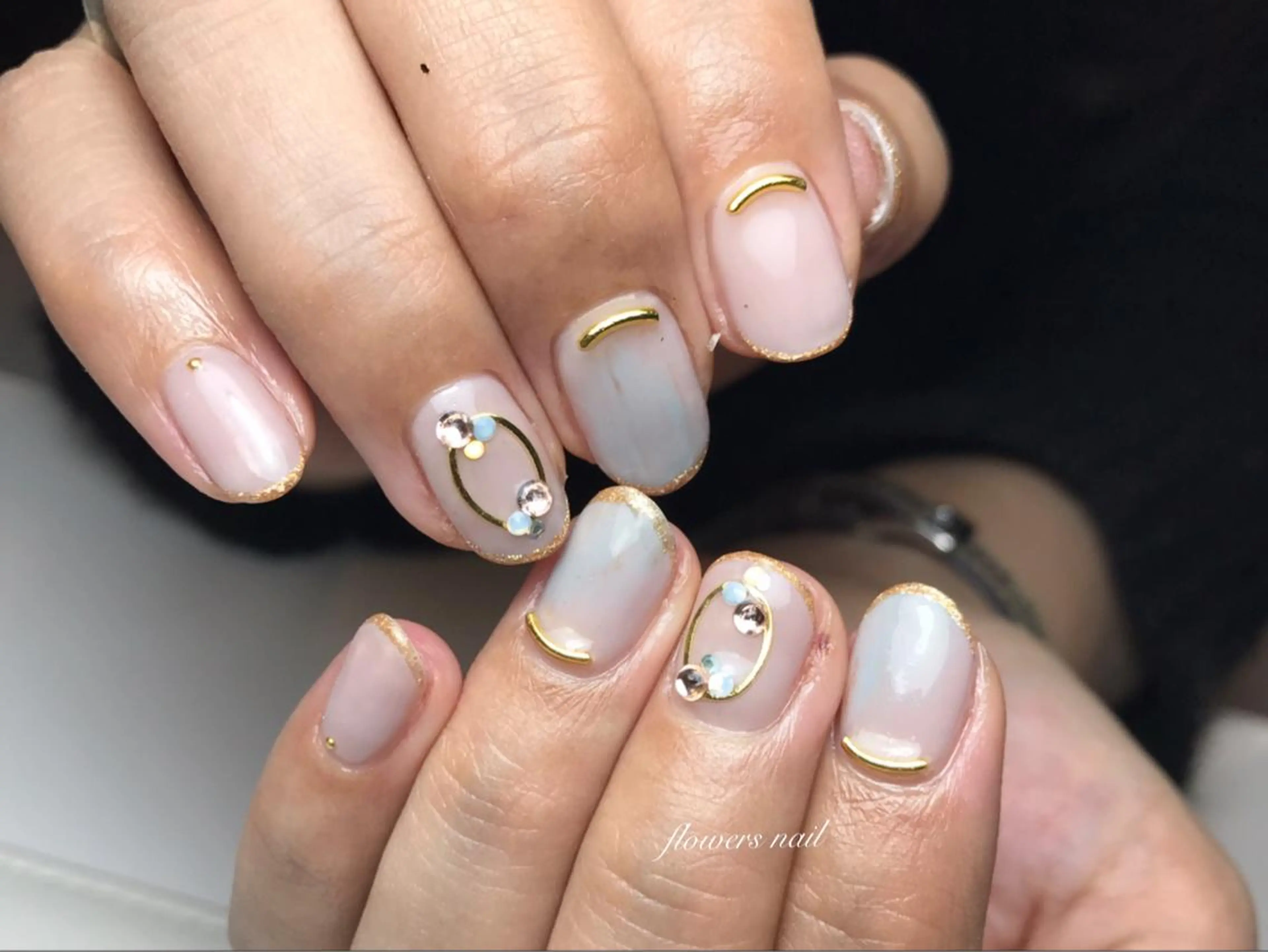 ネイル ニュアンスネイル flowers nailのネイルデザイン