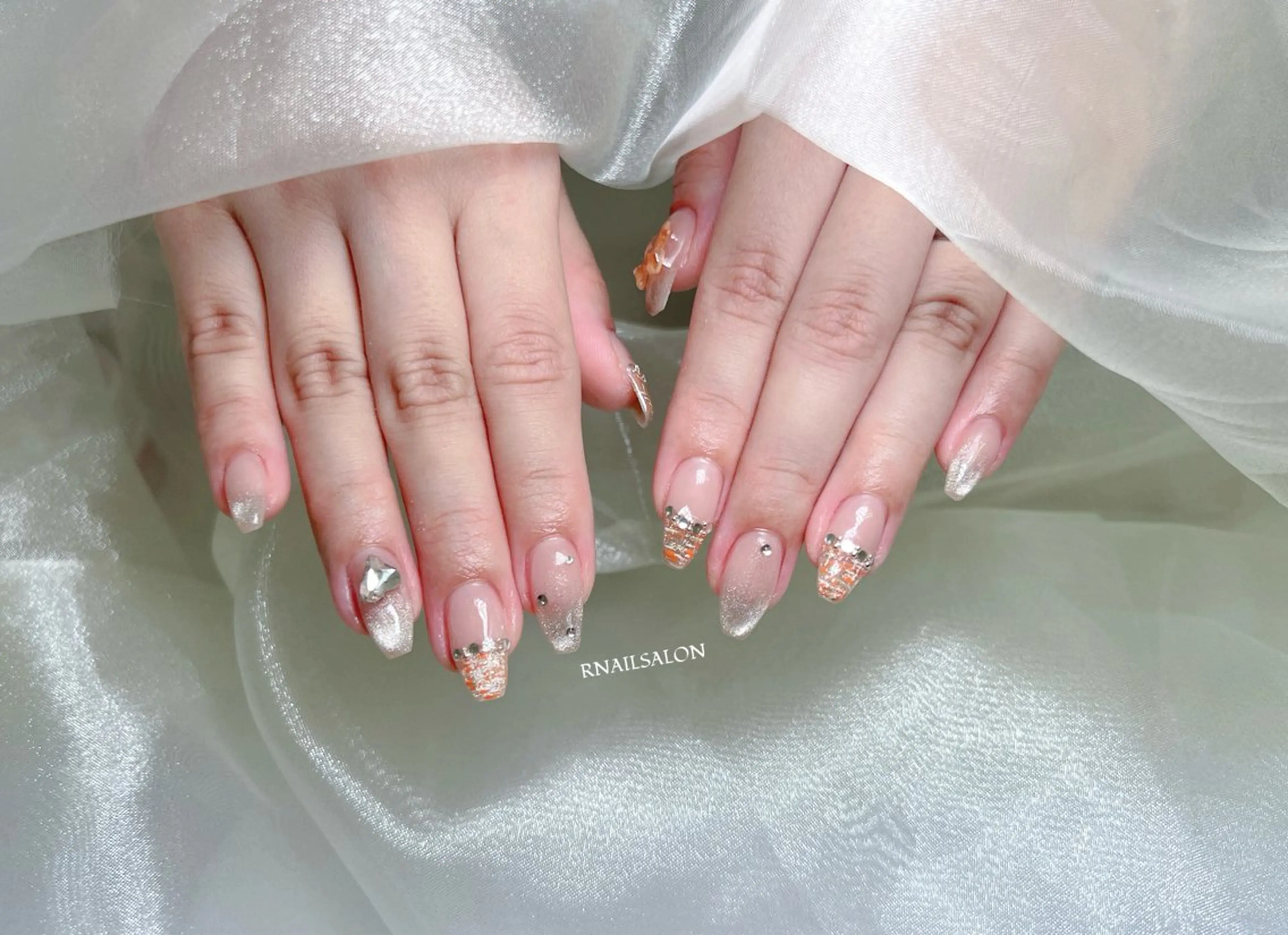 セミロング ハンドネイル R NAILSALONのネイルデザイン