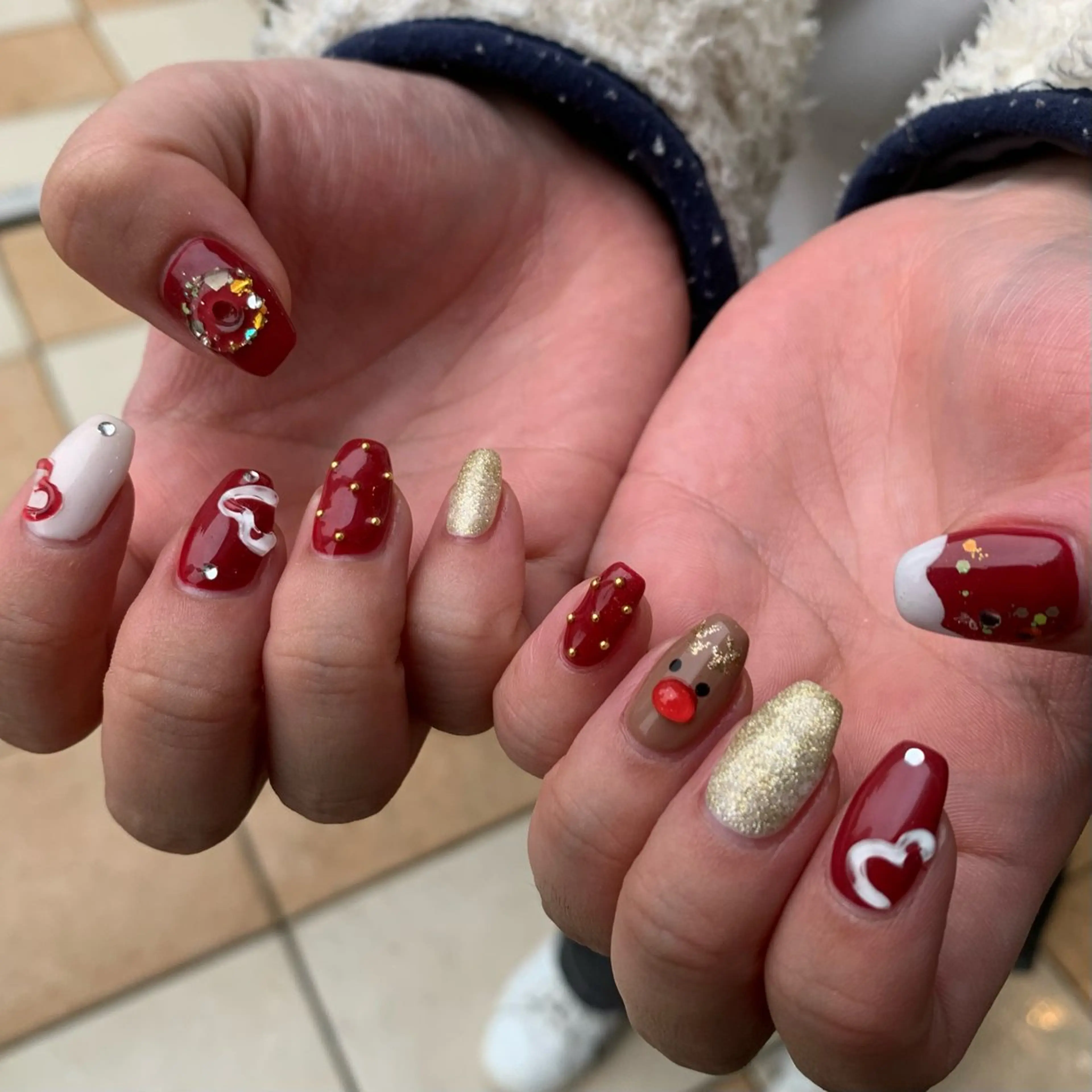 ネイル 冬ネイル クリスマス ハンドネイル YUKIMO🍎名駅 /ニュアンスのネイルデザイン