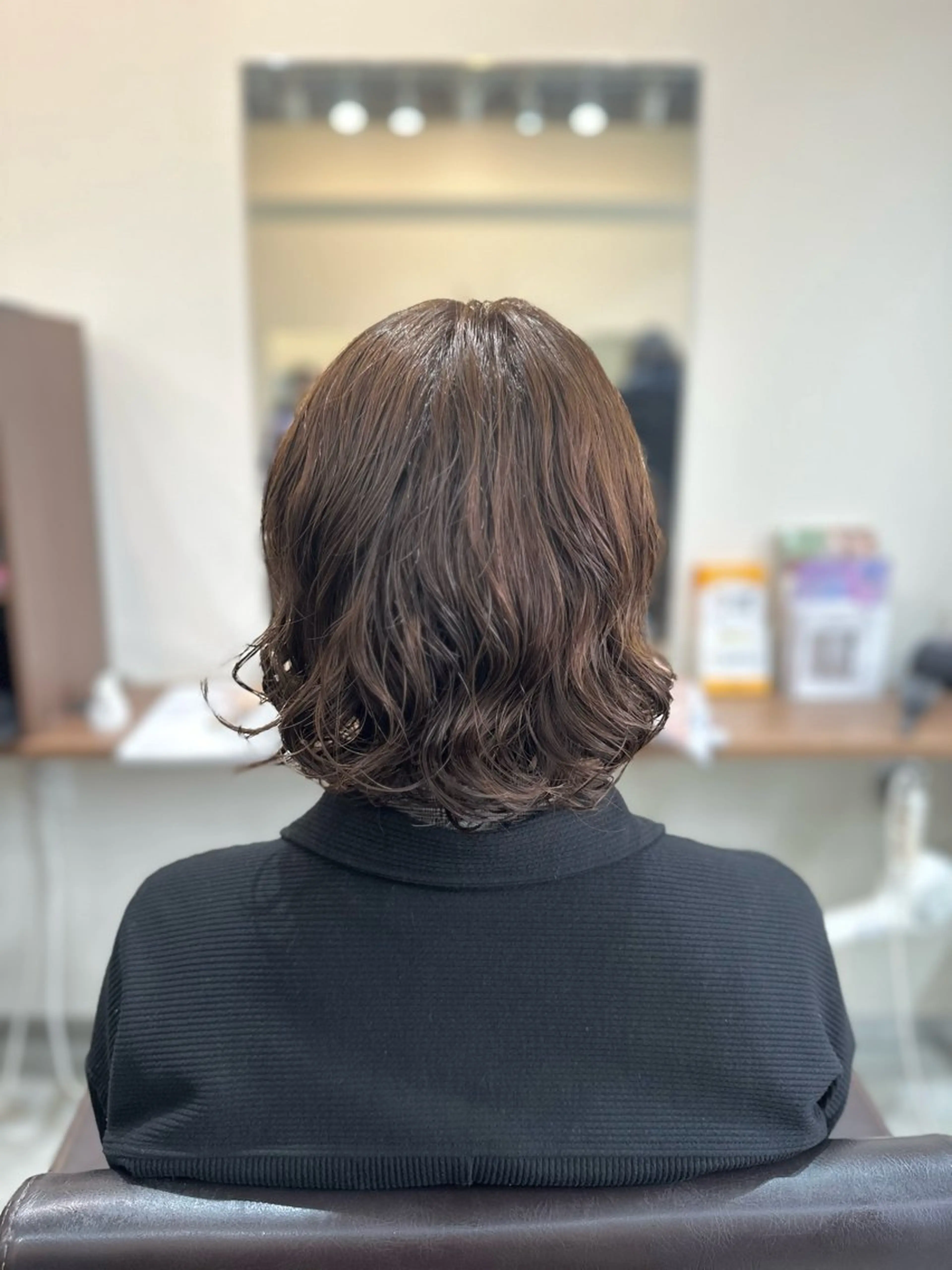 ミディアム カラー パーマ カット ヘアカラー パーマ トリートメント 小顔カット✨ 透明感カラー✨kyoのヘアスタイル