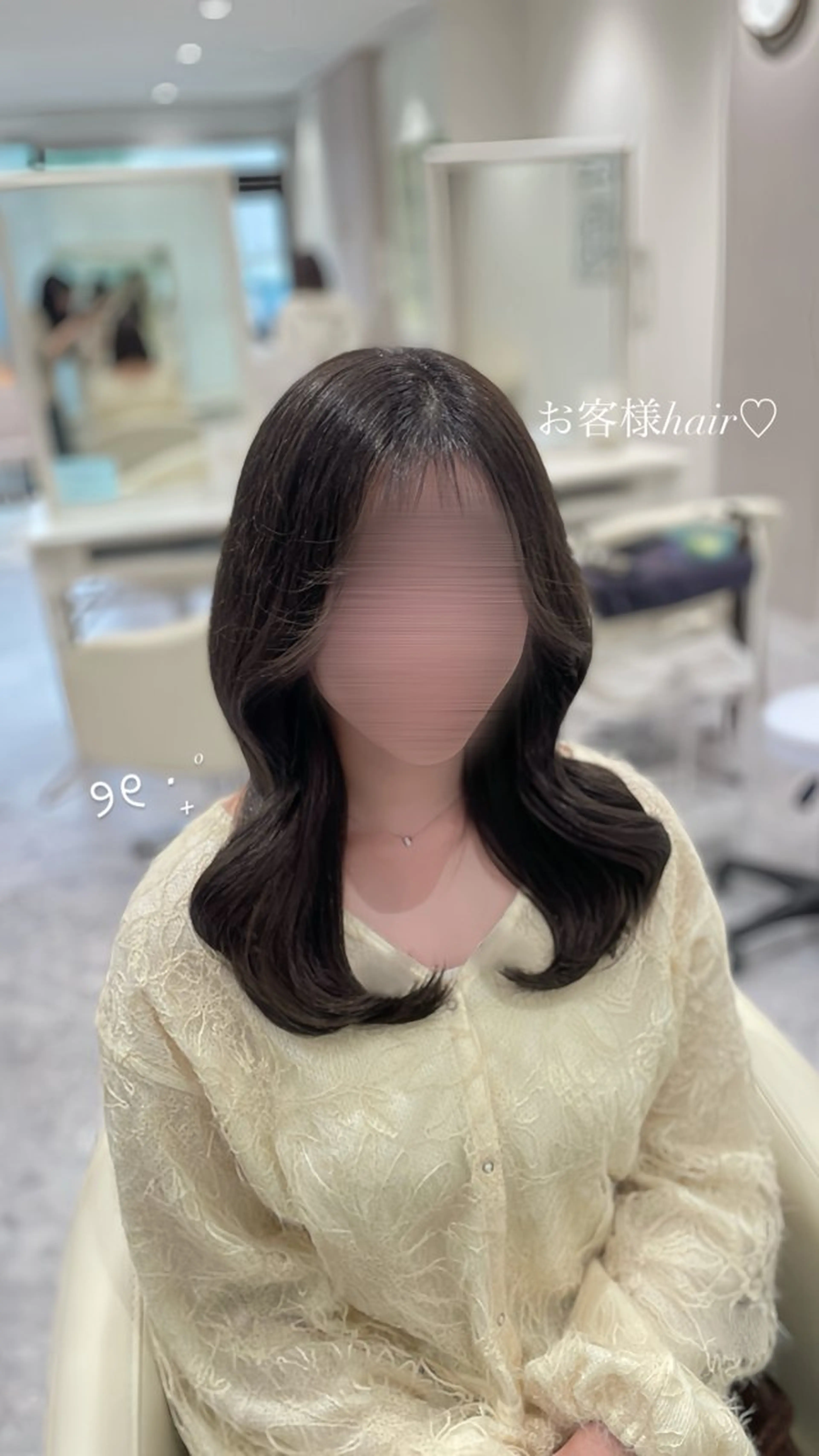 セミロング くびれヘア navi 愛華のヘアスタイル