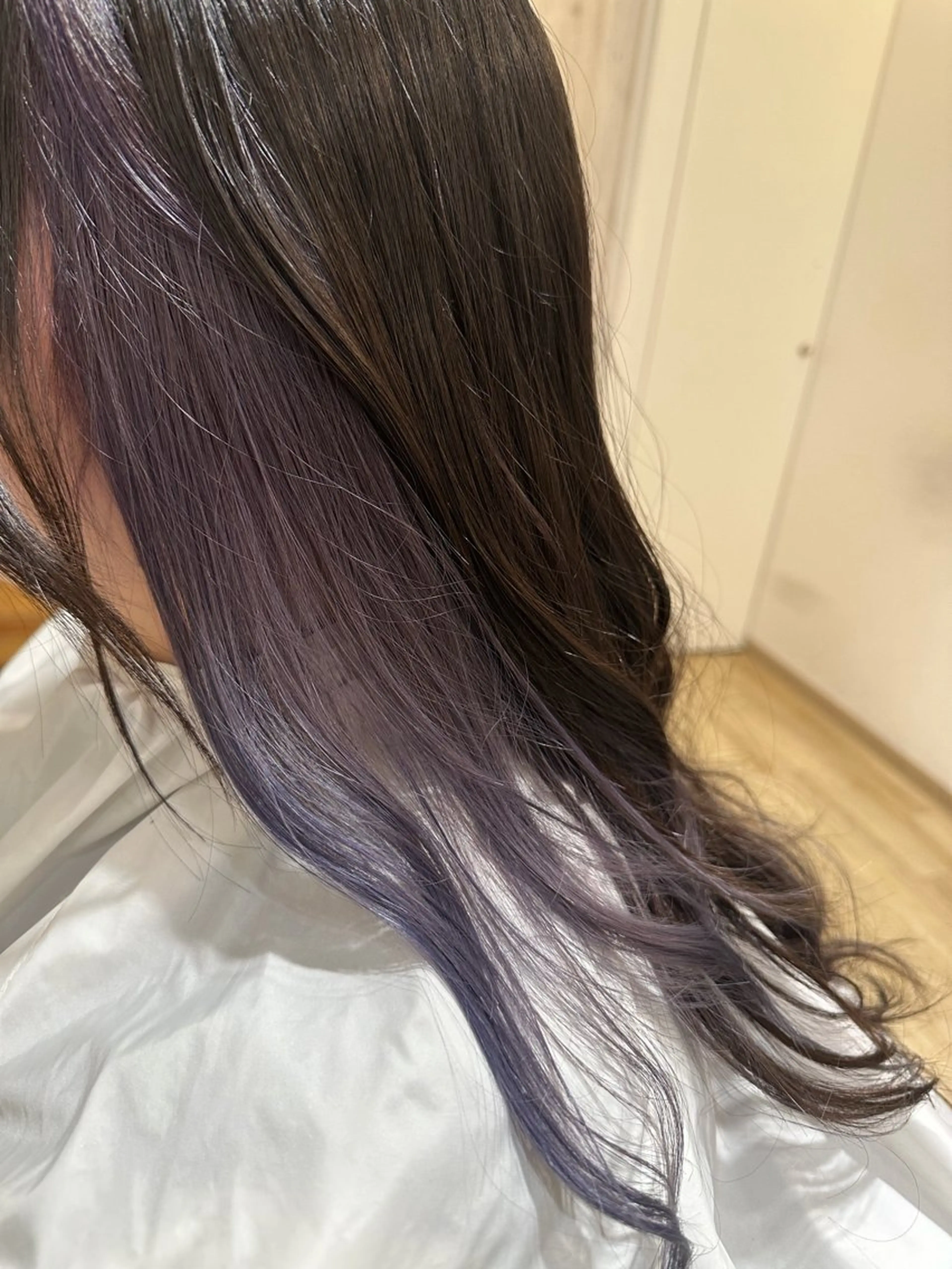 ロング カラー 伊藤 梨緒のヘアスタイル