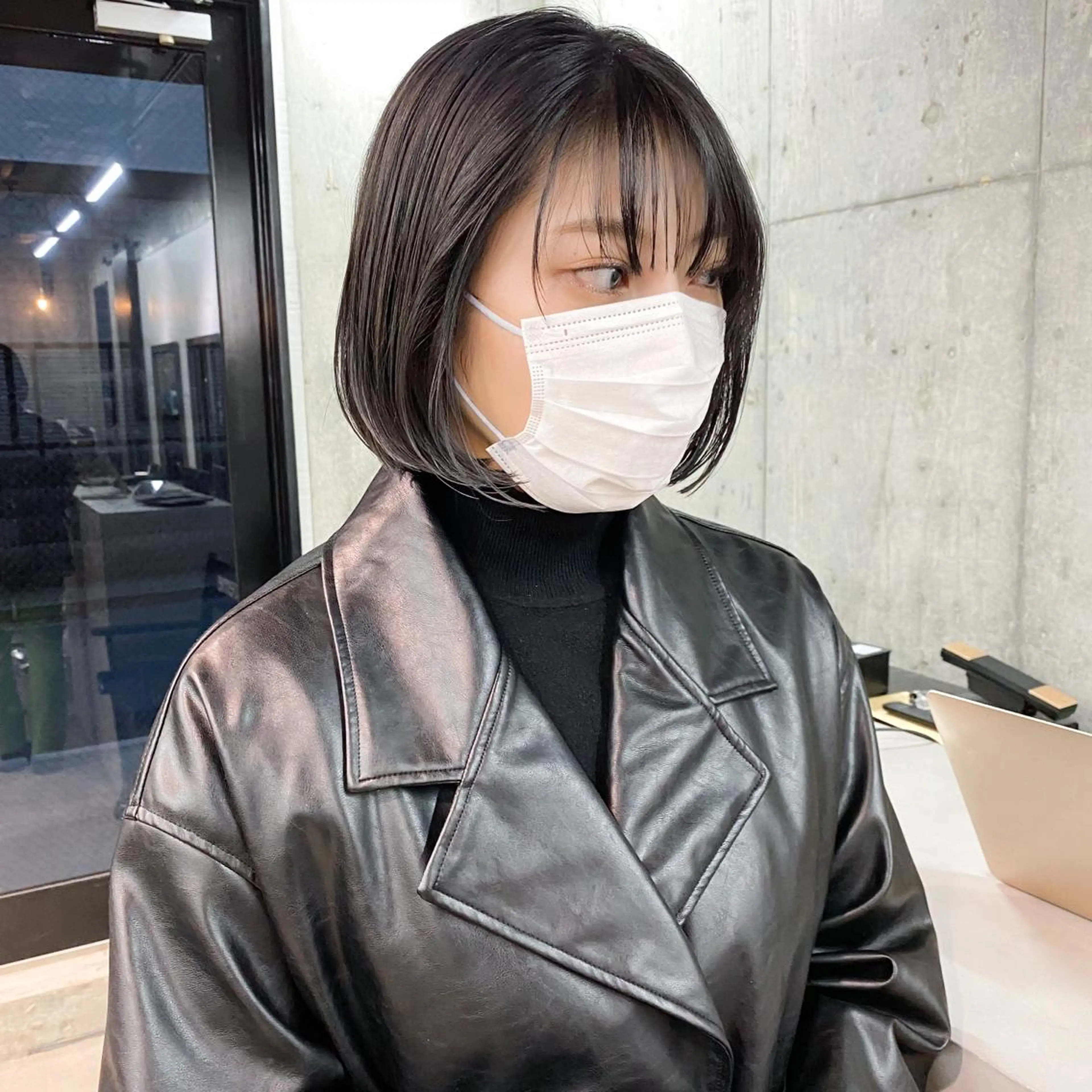 ショート カラー 艶髪ブリーチ 永井竜也のヘアスタイル