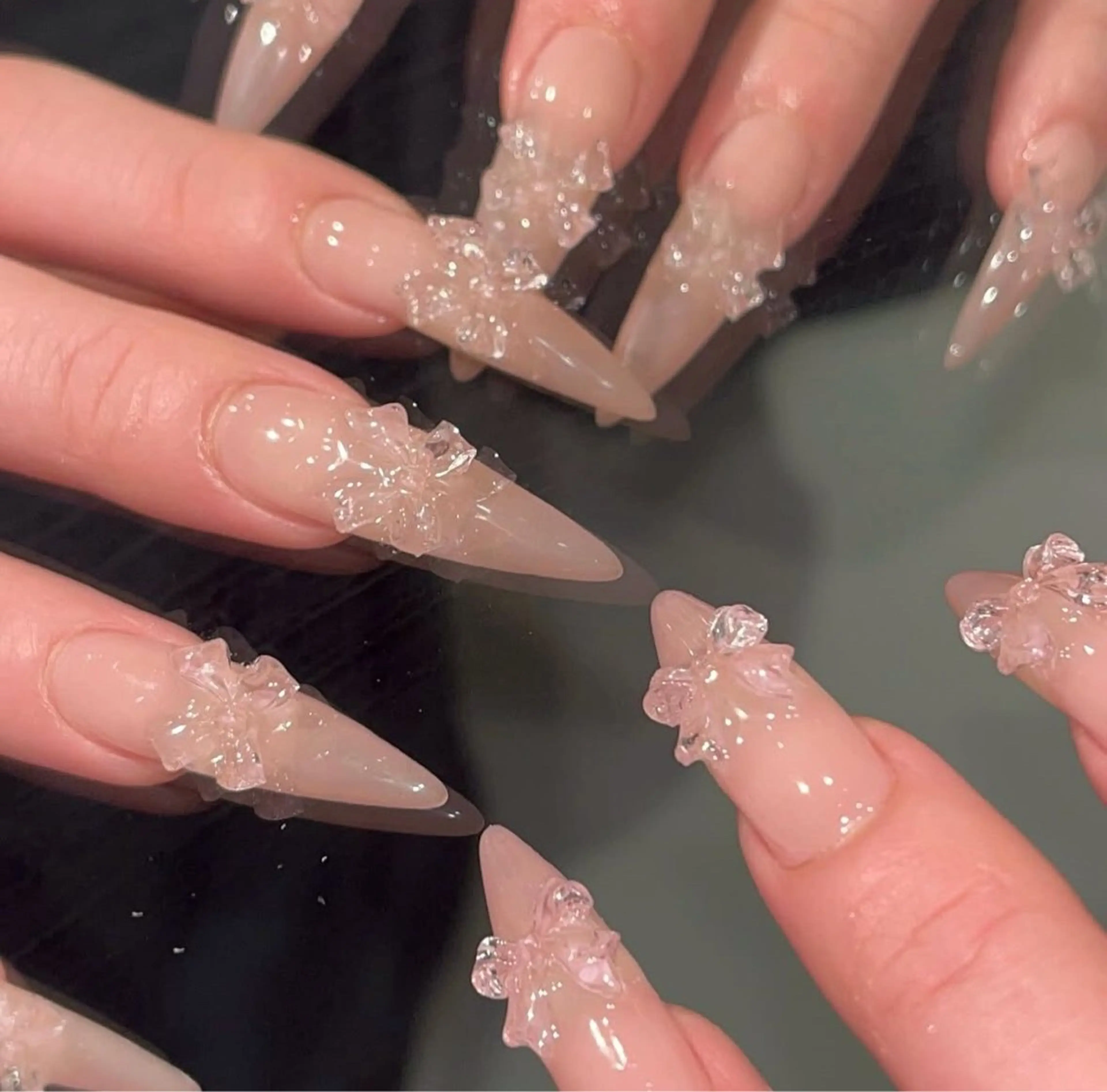 ネイル 長さ出し グラデーション キラキラネイル 韓国ネイル ラメ(グリッター) ハンドネイル ハンドケア Chisa Nail Studio所属・チ サのネイルデザイン