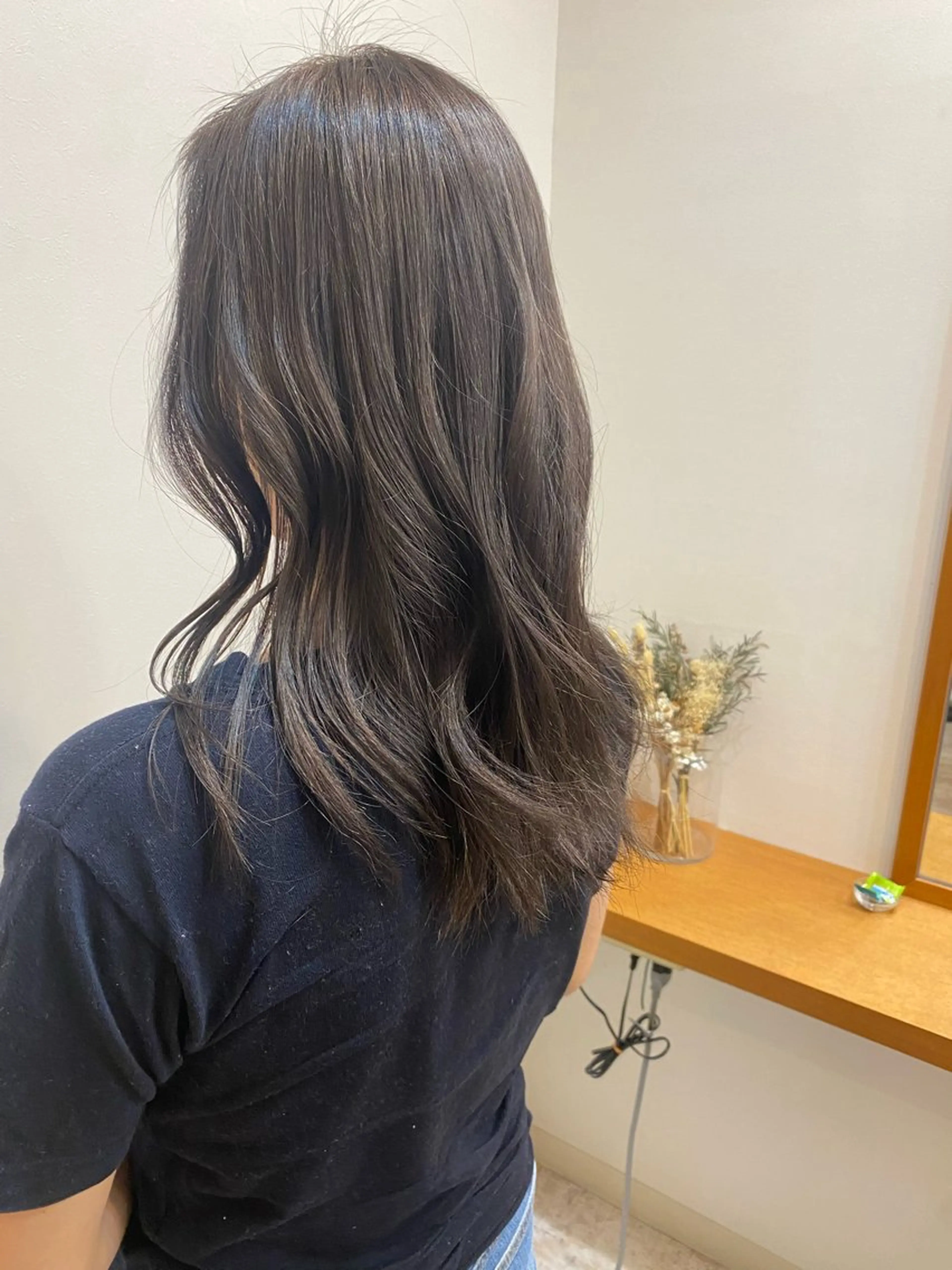 ロング カラー アッシュ カット パーマ rian 宮前所属・田崎 暁大のヘアスタイル
