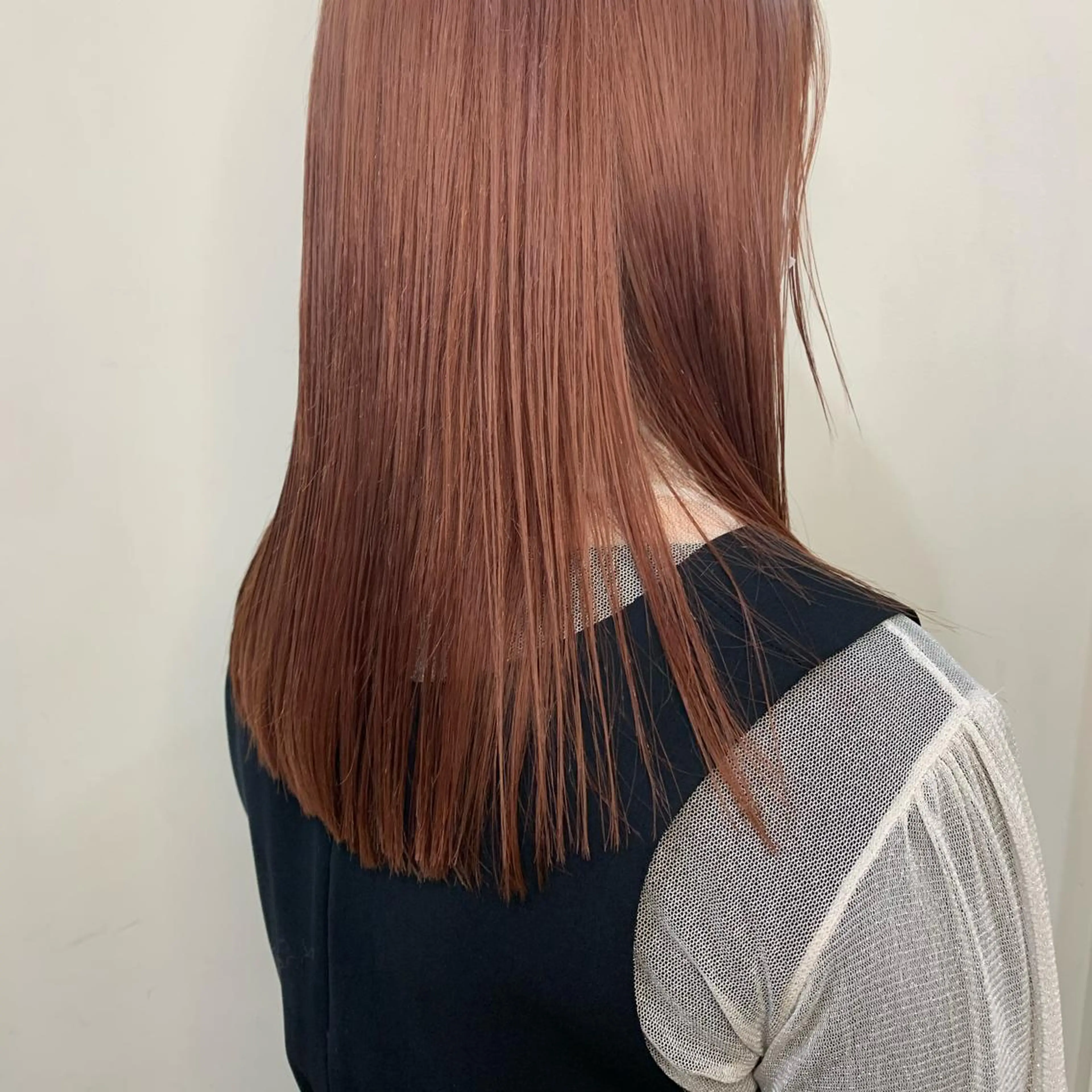 ミディアム カラー カット ヘアカラー トリートメント ぱつっとボブ/ 小野あかねのヘアスタイル