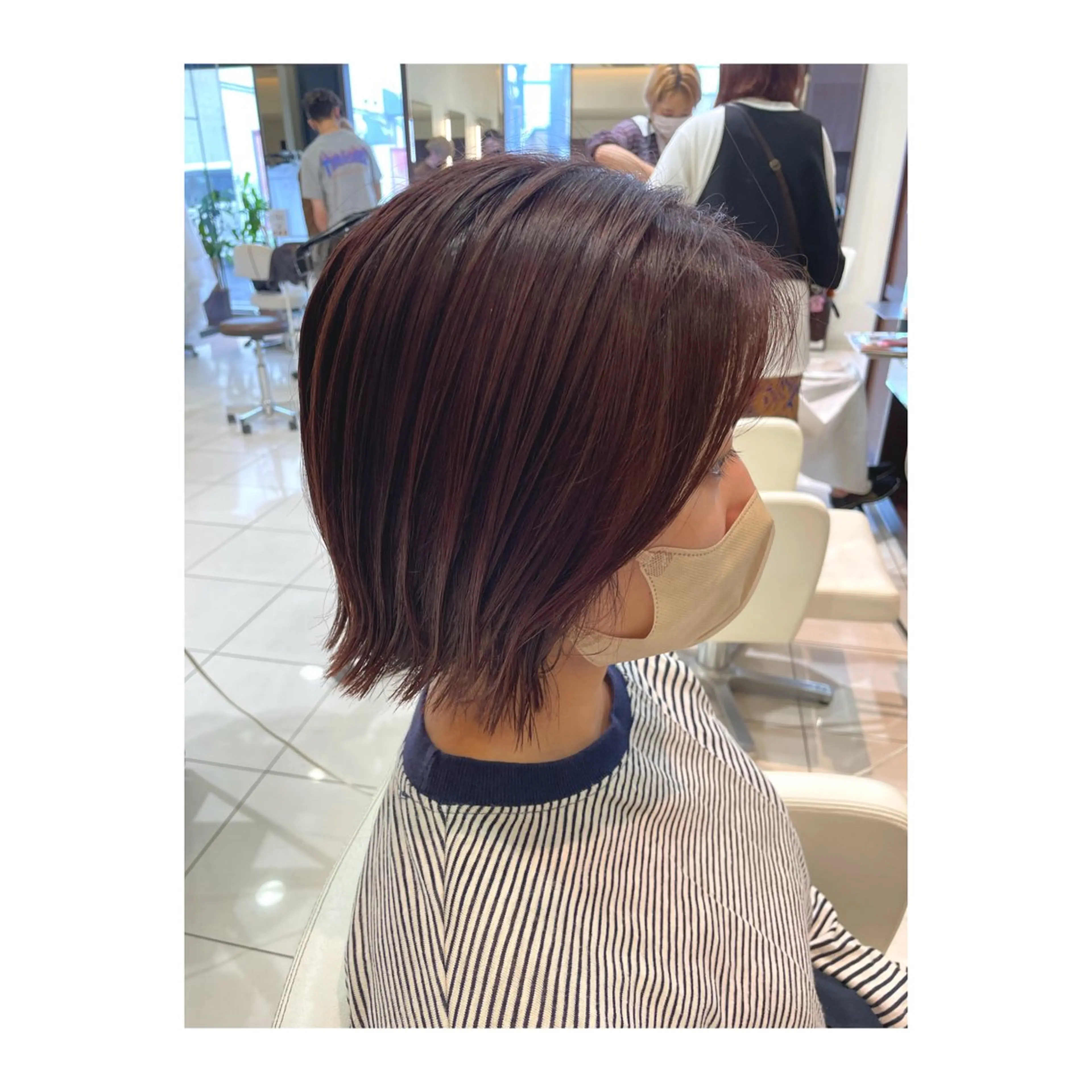 ミディアム カラー 切りっぱなしボブ ボブ 秋山 俊のヘアスタイル