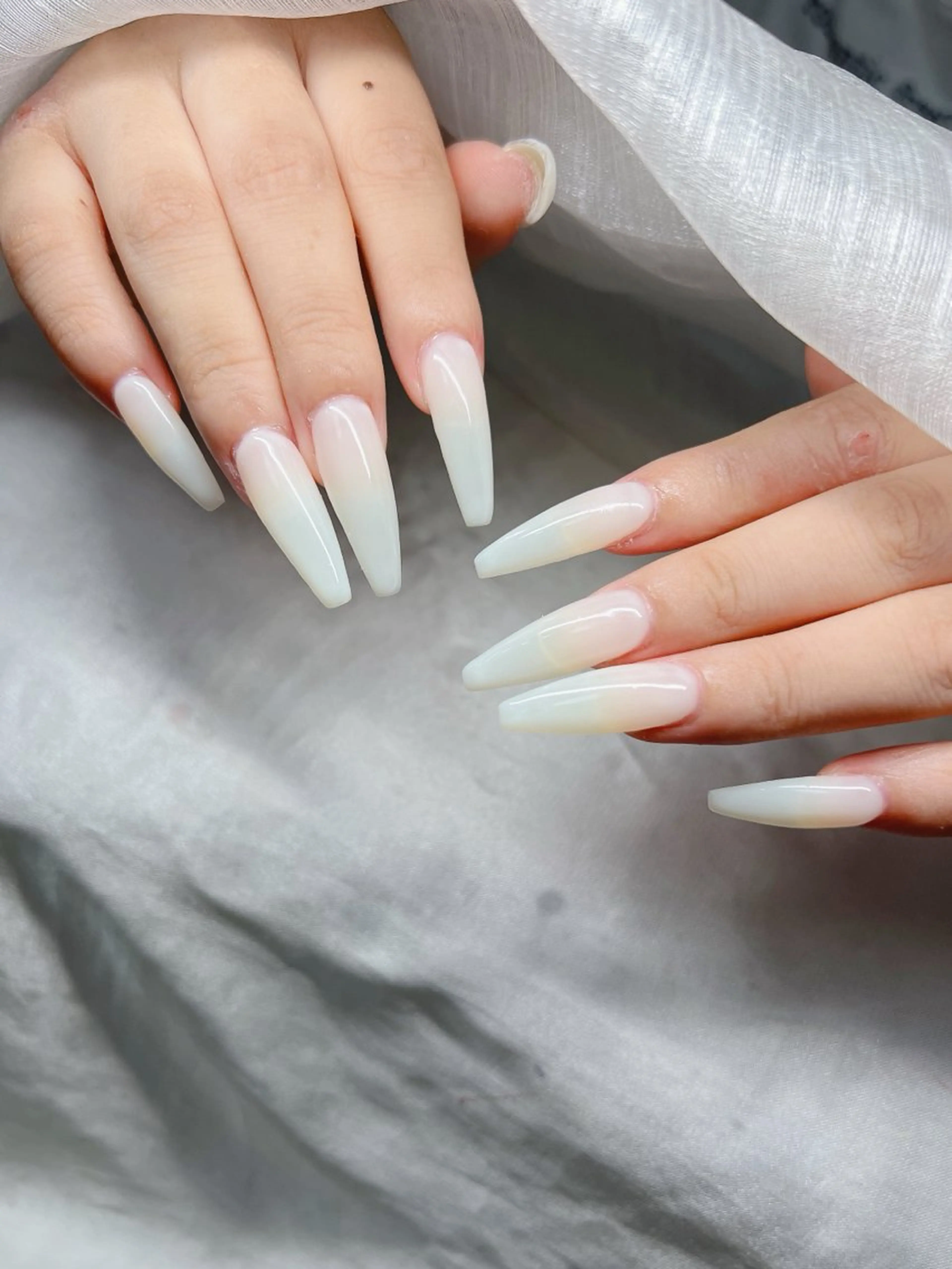 ネイル 長さ出し グラデーション キラキラネイル マグネットネイル ニュアンスネイル ハンドネイル Lee Nailsのネイルデザイン