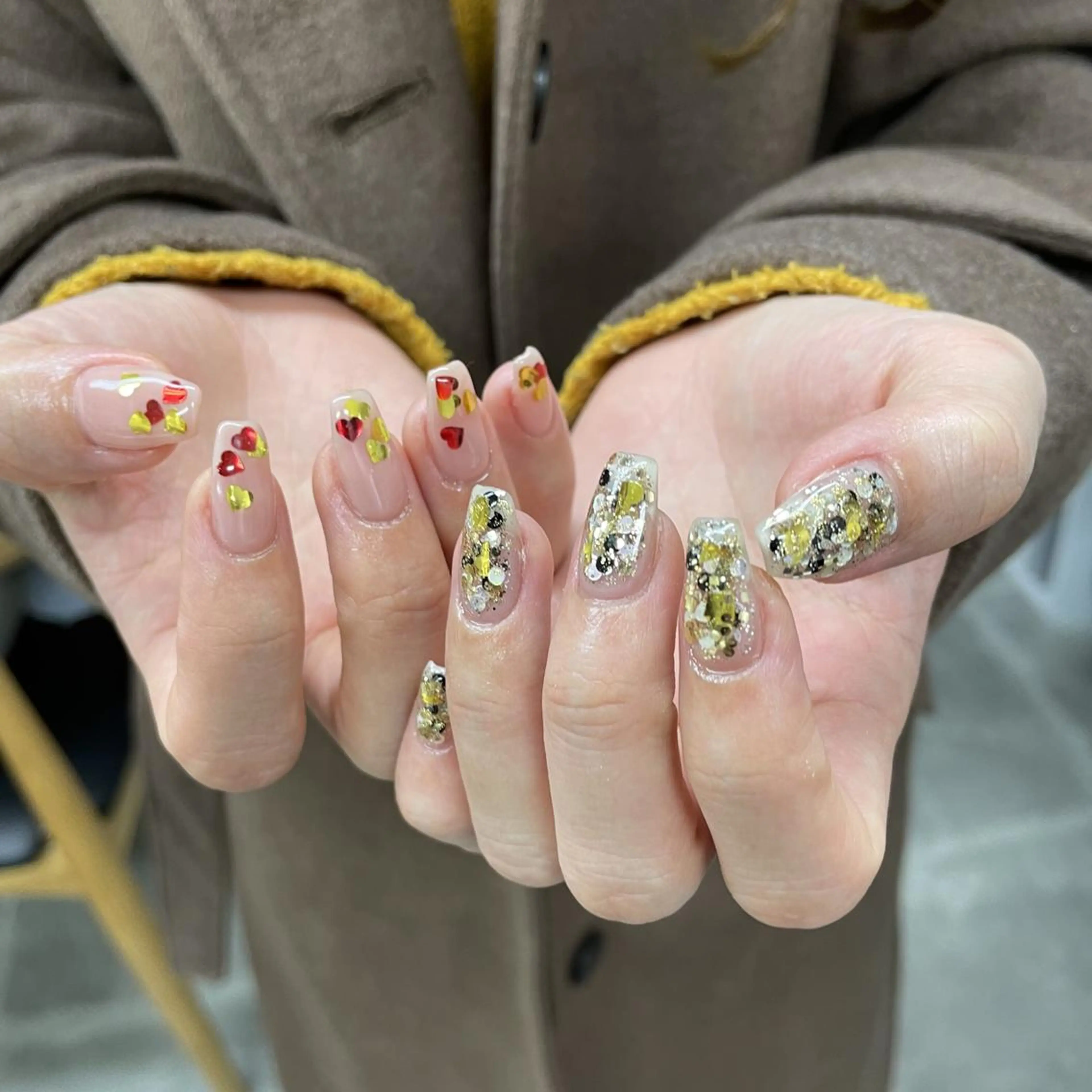 ネイル アートネイル べっ甲ネイル ジェルネイル グリーン キラキラネイル nailstudio eviz新宿店のネイルデザイン