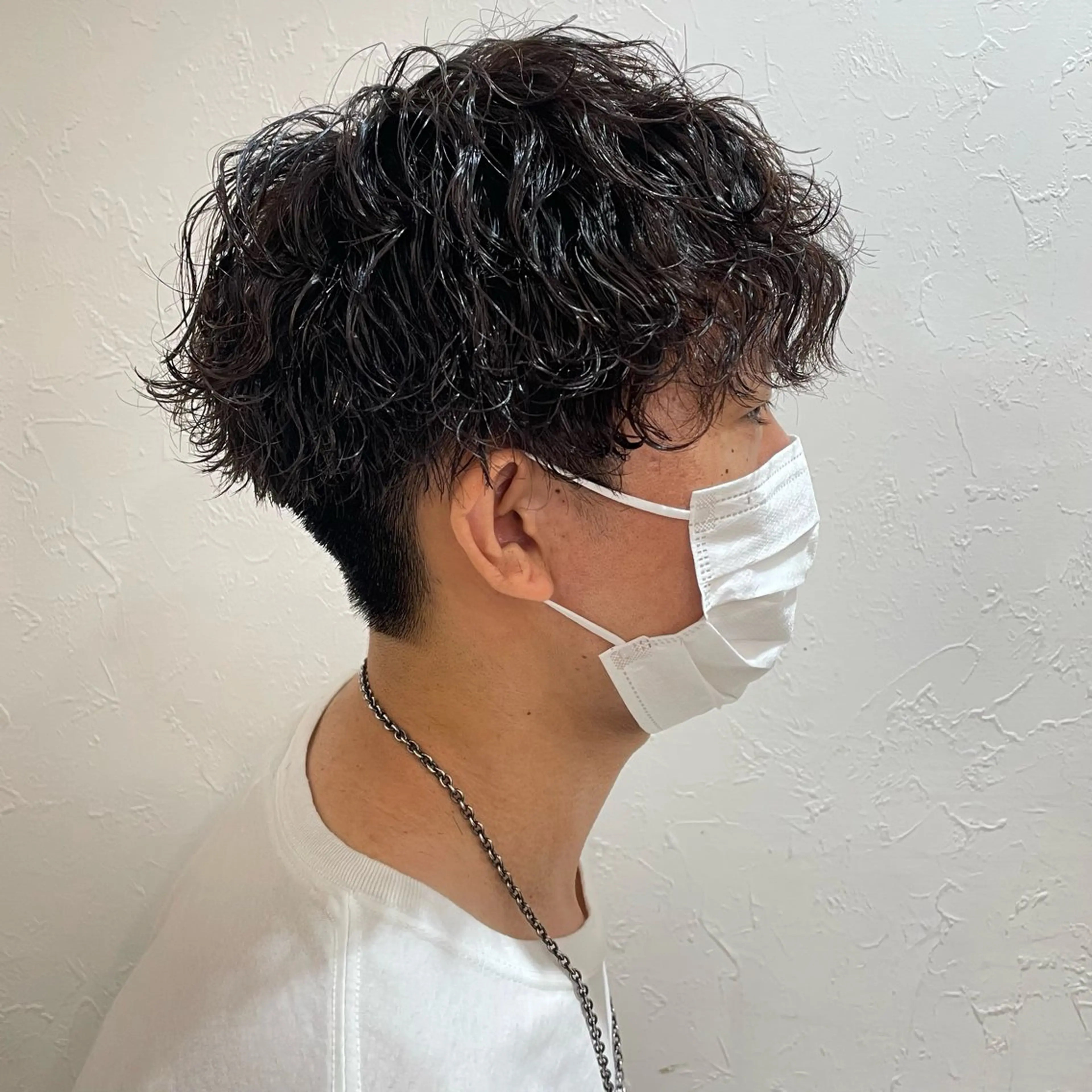 パーマ メンズ センターパート マッシュ メンズパーマ プードルパーマ スパイキーショート 博多No.1 メンズパーマ美容師のヘアスタイル