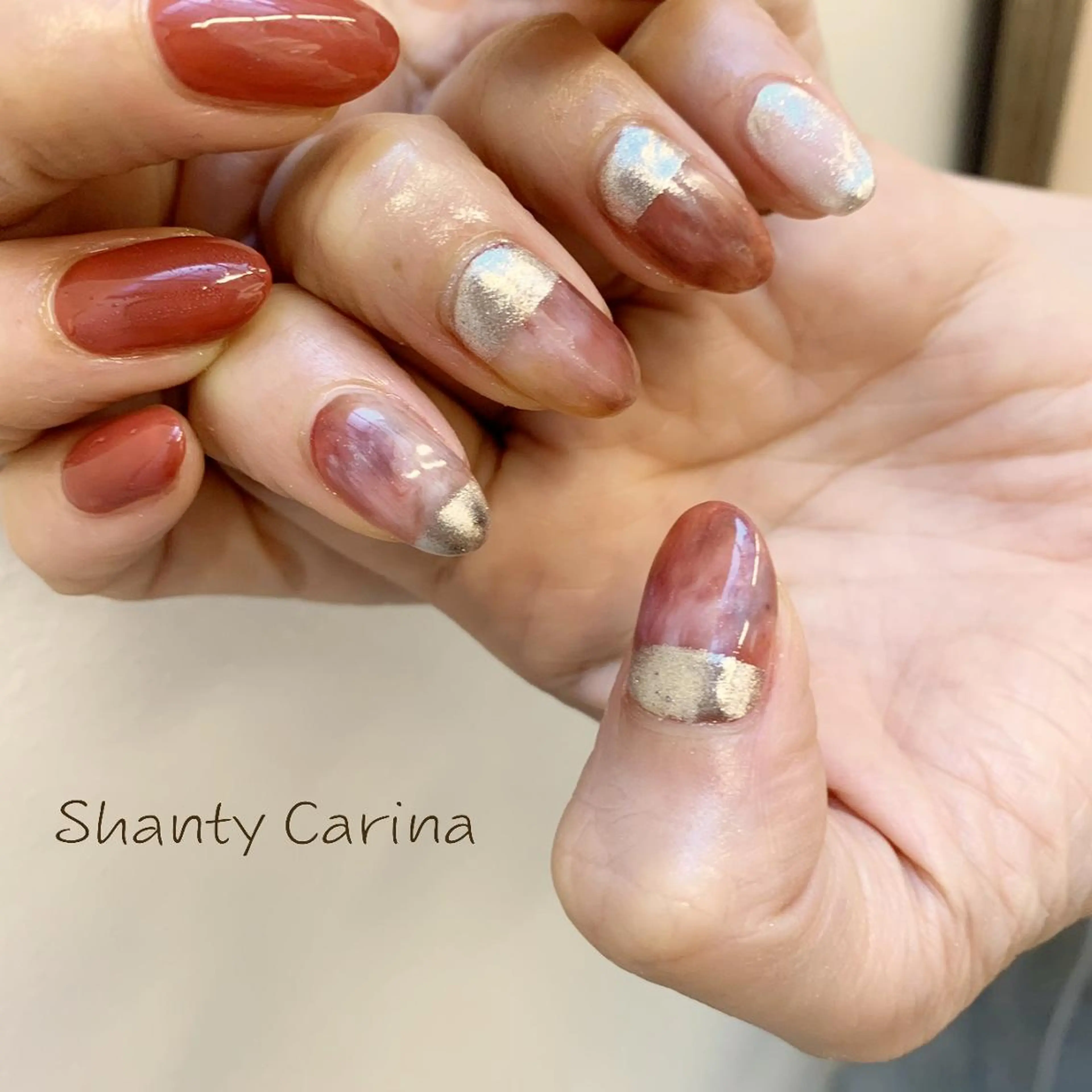 ネイル ジェルネイル ミラーネイル ニュアンスネイル パラジェル 赤色 Cariina ☺のネイルデザイン