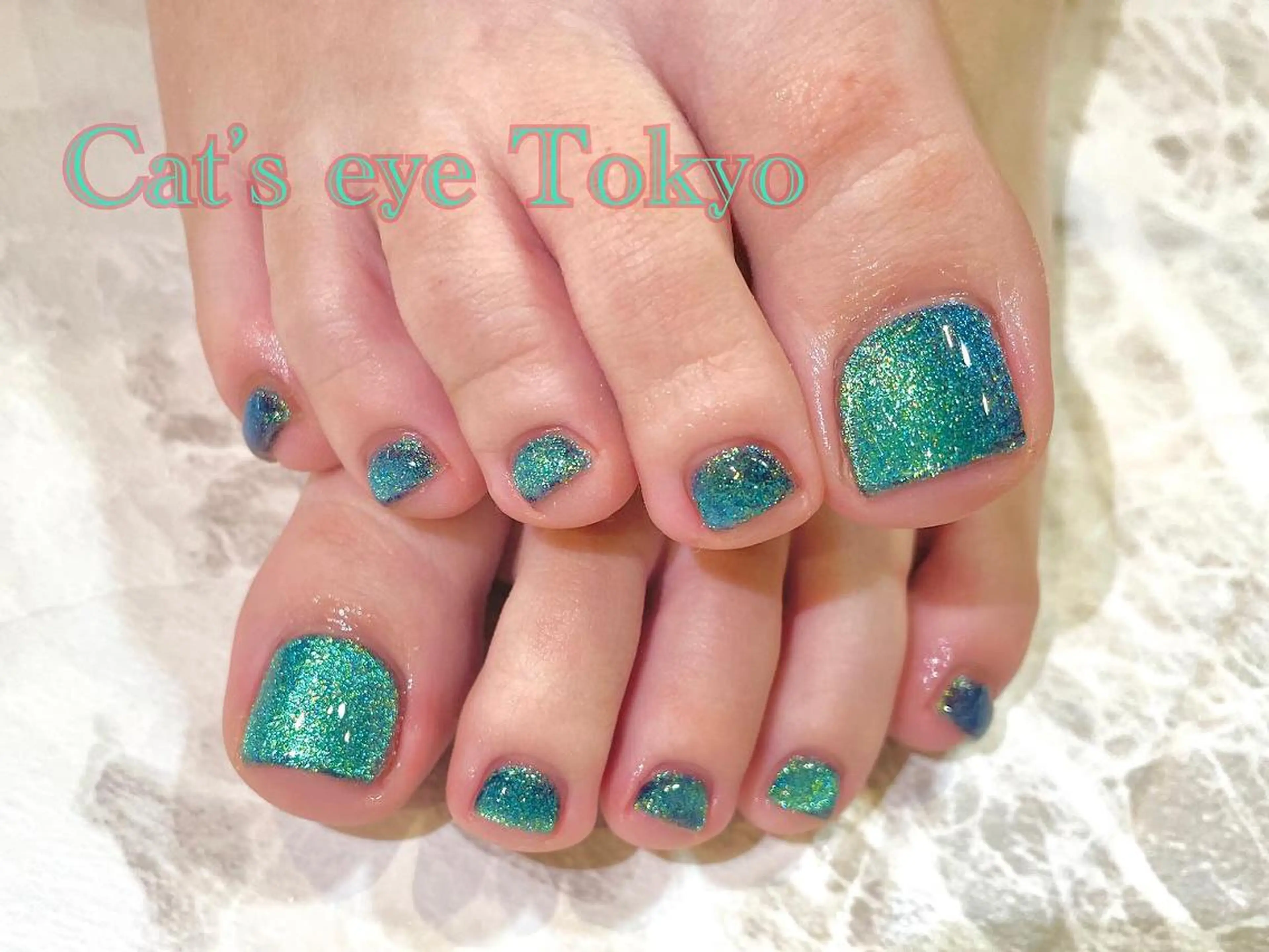ネイル マツエク・マツパ フットネイル ミラーネイル Cat's eye TOKYO 新宿店のネイルデザイン