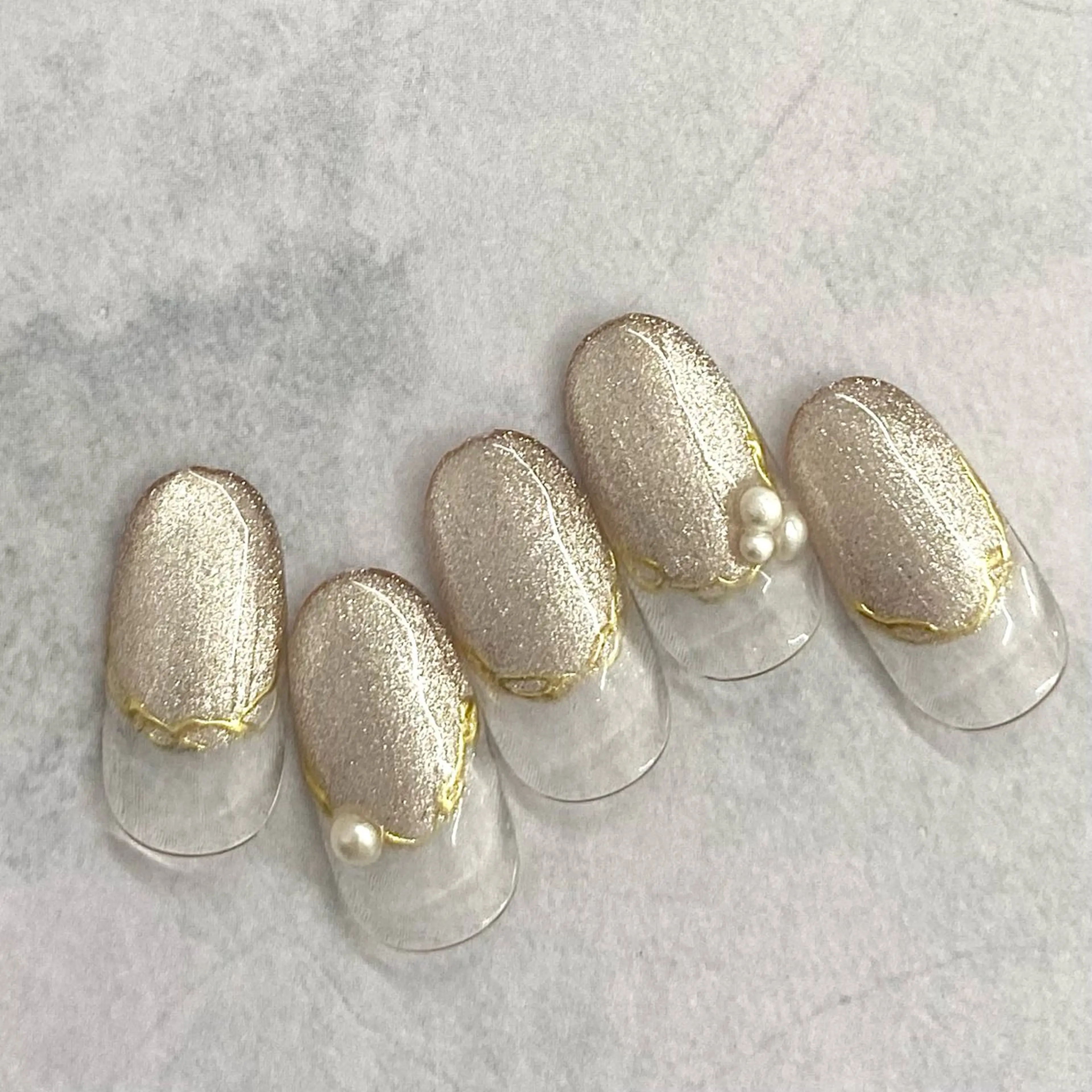 ネイル ジェルネイル マグネットネイル ミラーネイル Aoi💅🏻 表参道のネイルデザイン