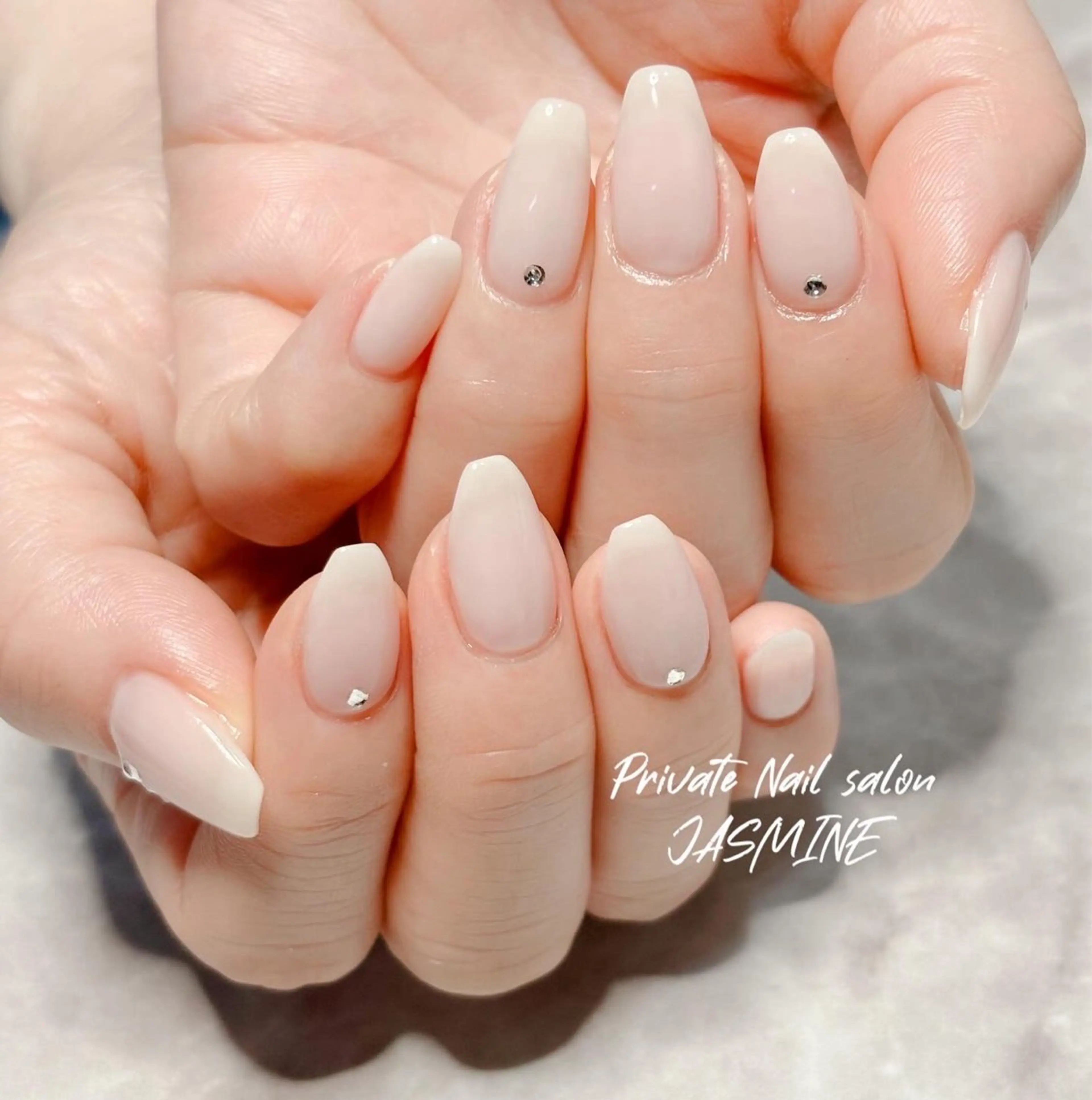 ネイル ホワイト Nail salon JASMINEのネイルデザイン