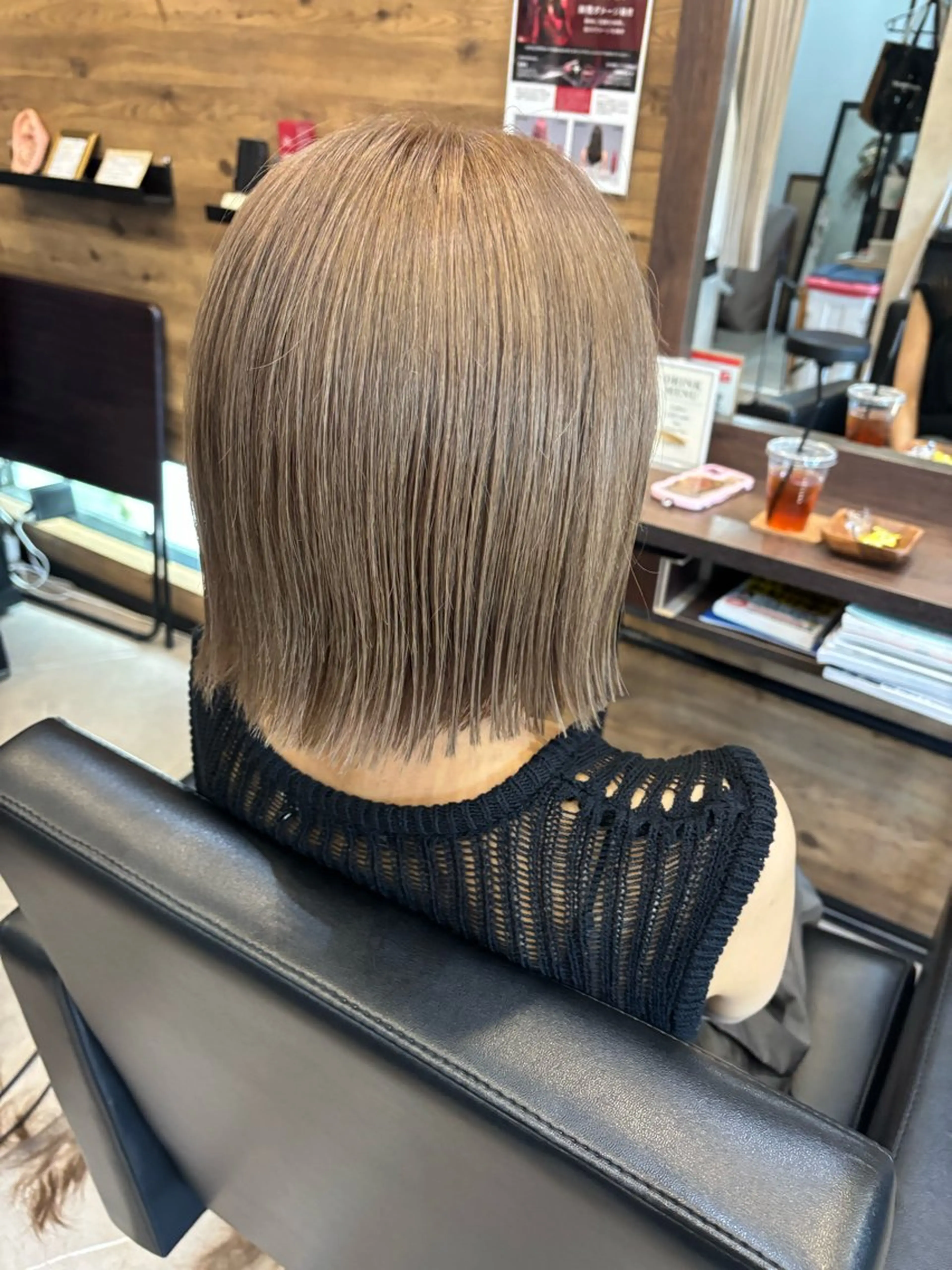 ミディアム カラー ハイトーンカラー 畑 愛花のヘアスタイル