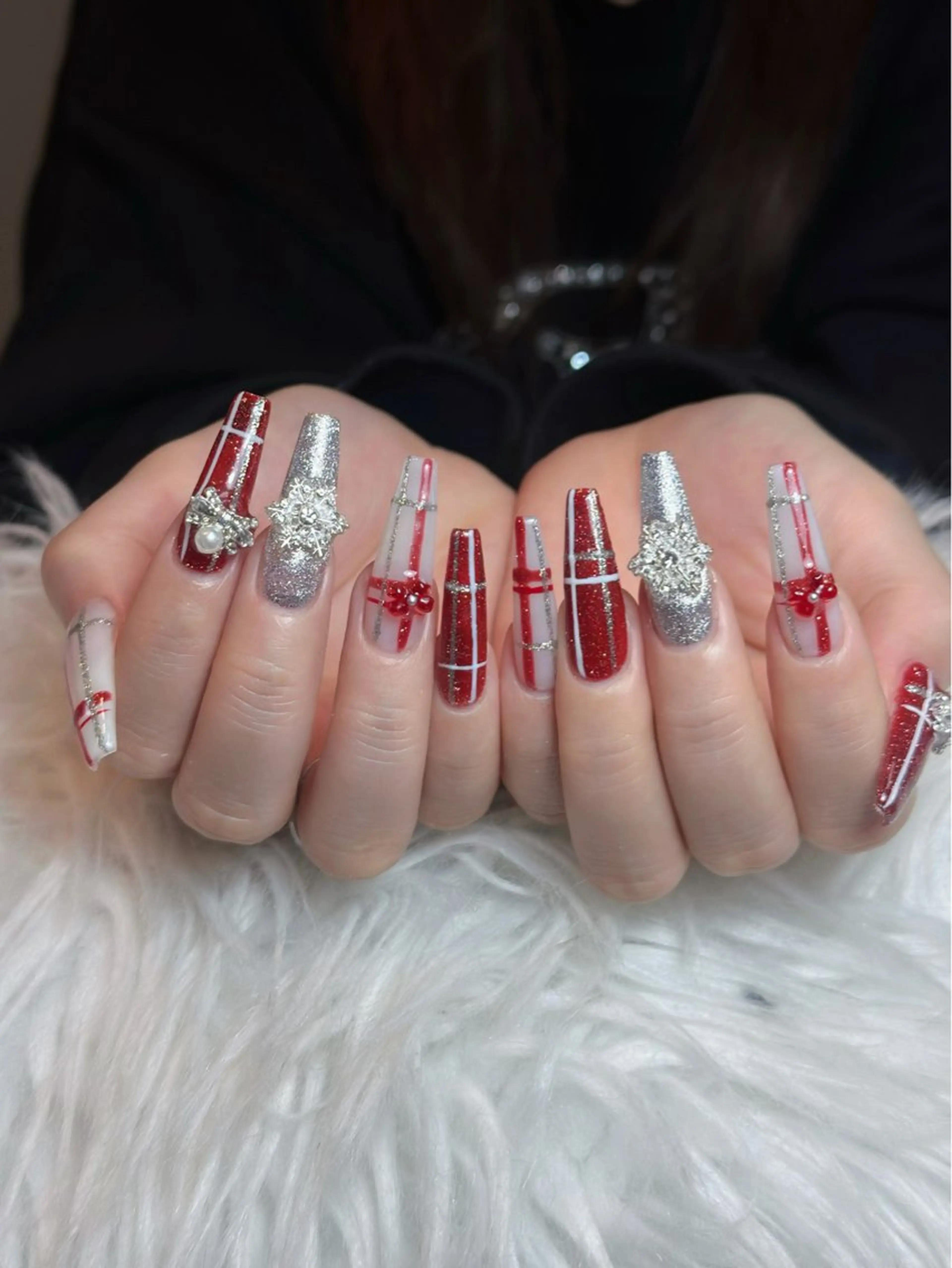 ネイル オーロラネイル ボルドー ブラウン 氷ネイル・うるうるネイル キラキラネイル ハンドネイル Julli ジュリのネイルデザイン