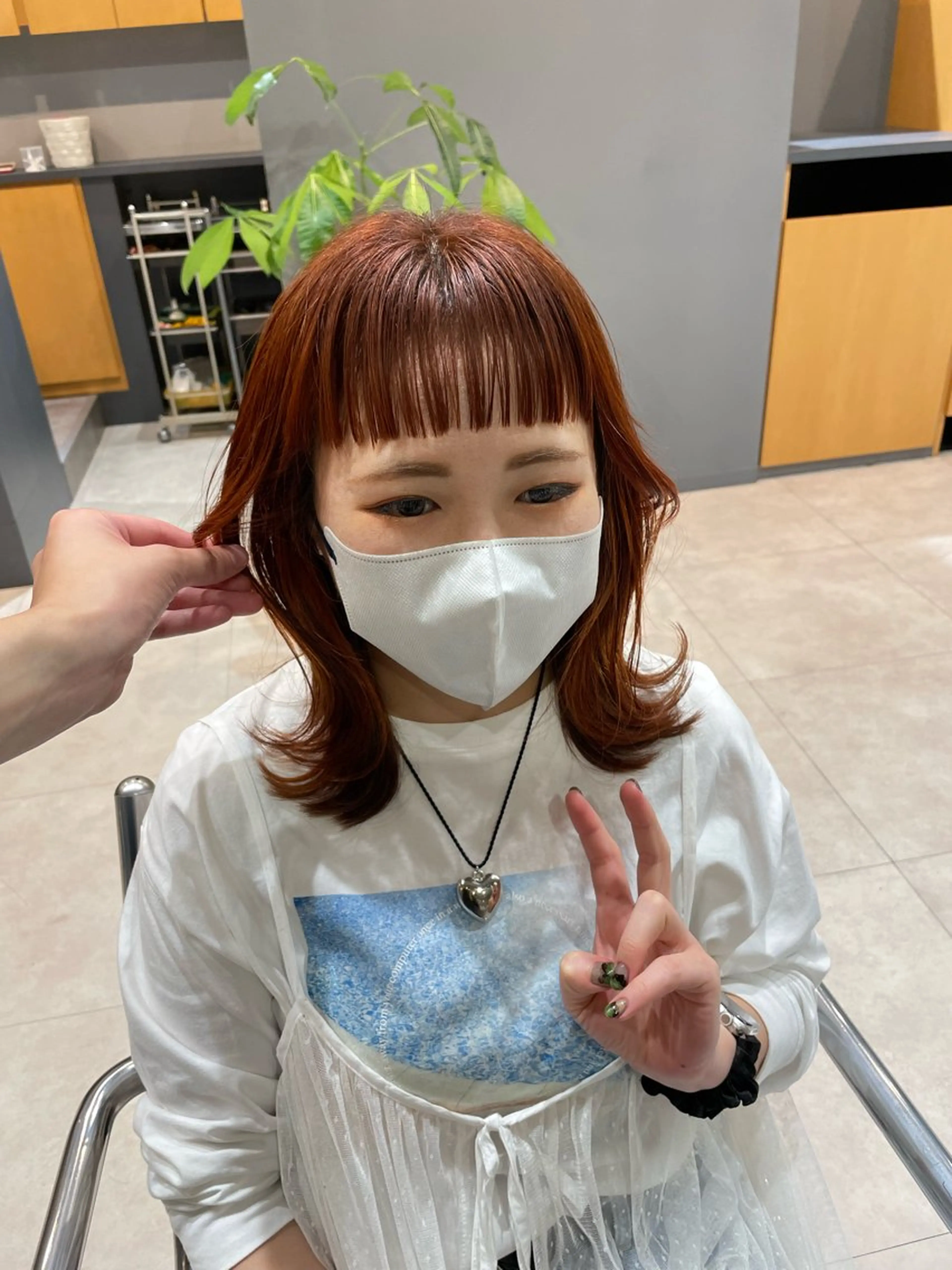 セミロング カラー ブリーチ ブリーチなしカラー オレンジ カット ヘアカラー エマ ピボット 中川店所属・富原崇太/ 透明感カラー/韓国風のヘアスタイル