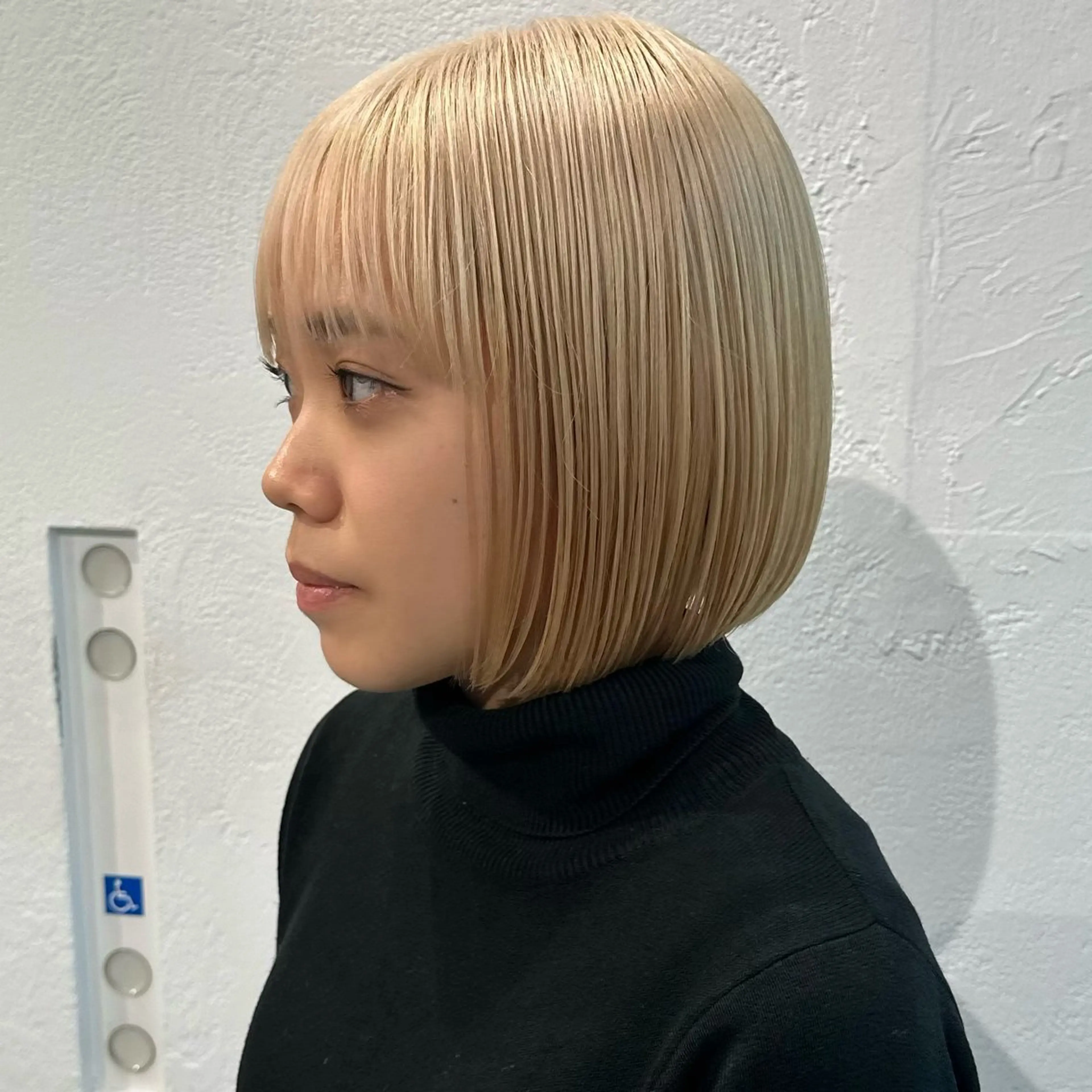 ミディアム カラー ベージュカラー ブロンド ハイトーンカラー ホワイトベージュ ボブ カット ヘアカラー トリートメント インナーカラー/レイ ヤーカット♡/マキシのヘアスタイル