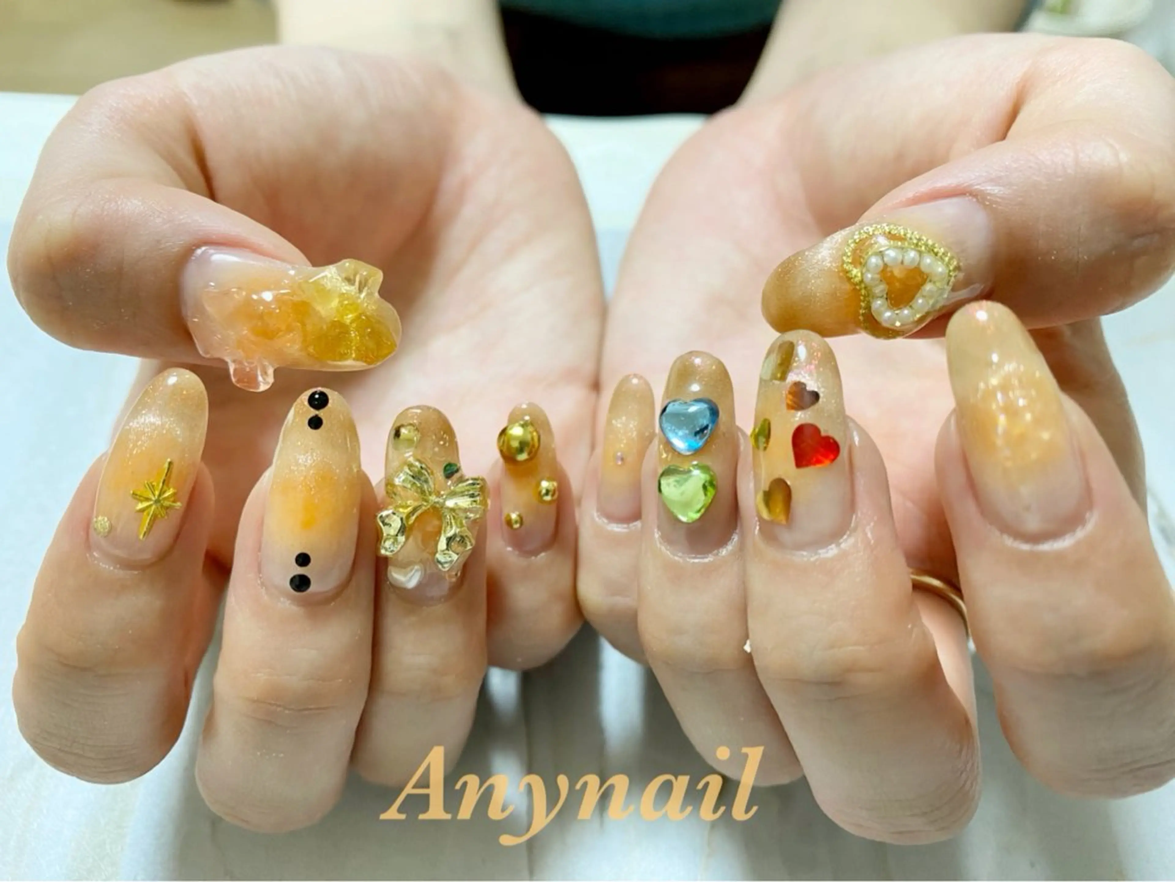 ネイル ブルー チークネイル フレンチネイル ハート ホログラムネイル ハンドネイル 岩澤 恵子のネイルデザイン