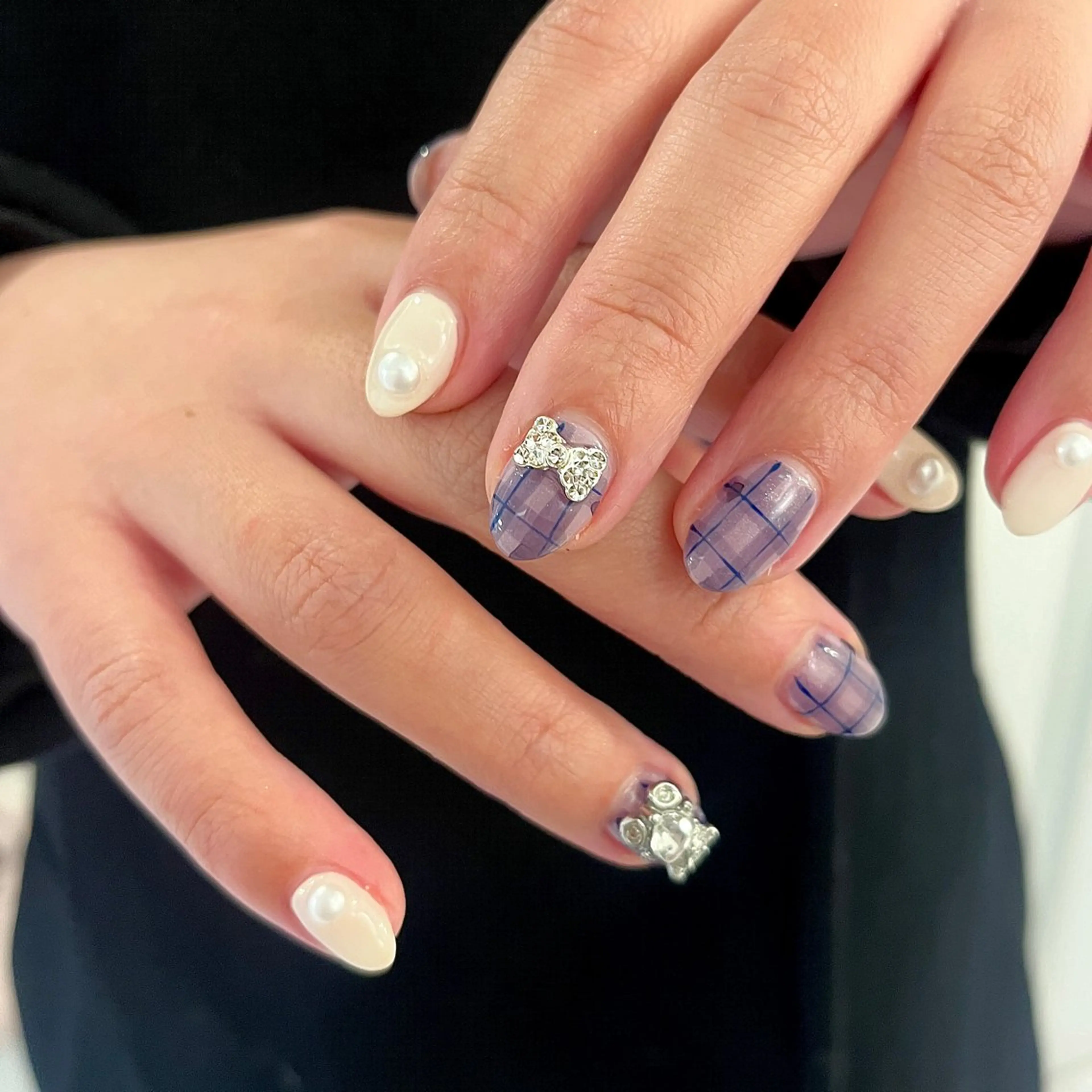 ネイル リボン nail salon HERA所属・HERA 小橋川のネイルデザイン