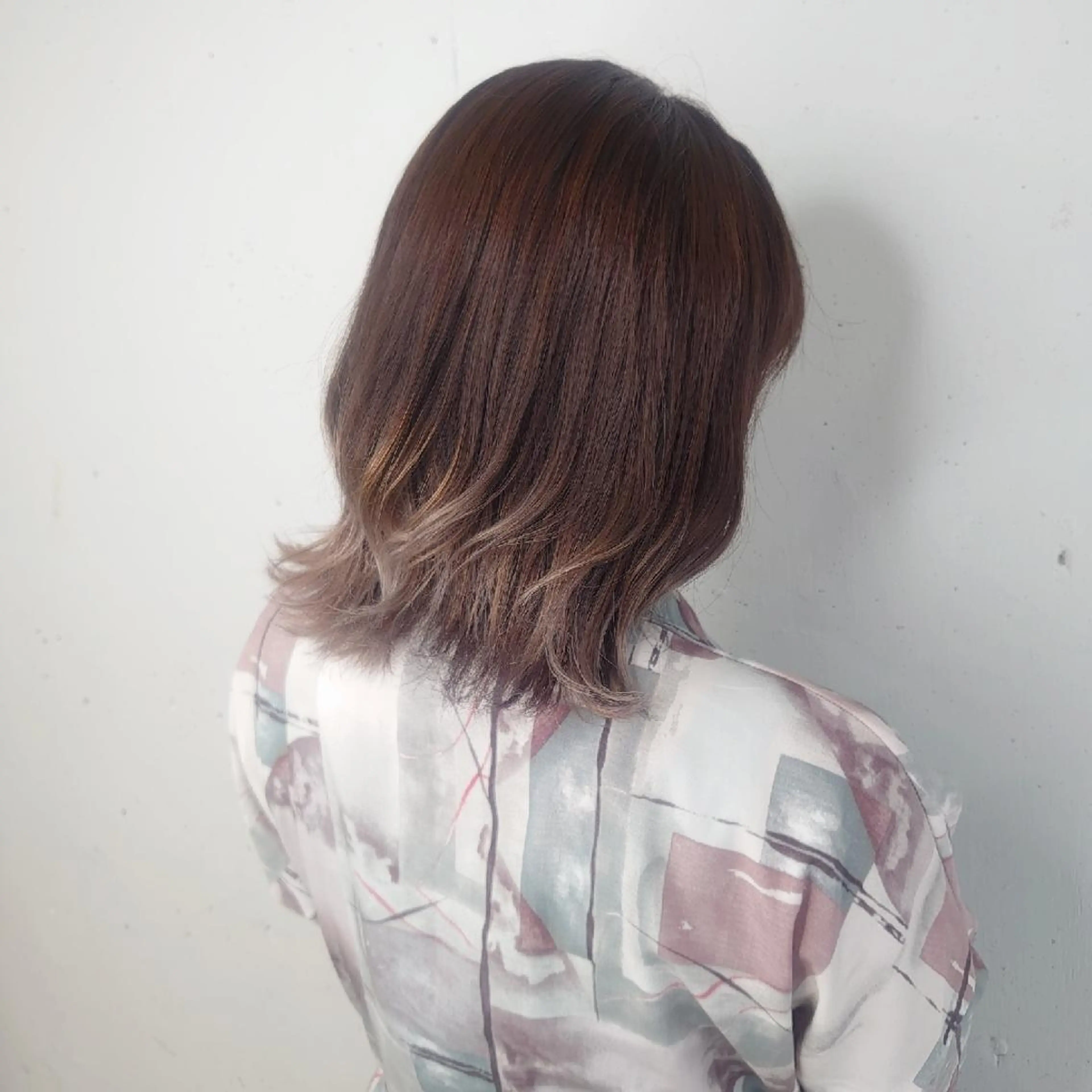 ミディアム カラー ヘアアレンジ シルバー ヘアカラー E Komo hair所属・Wow❕E Komo hair 永井一輝のヘアスタイル