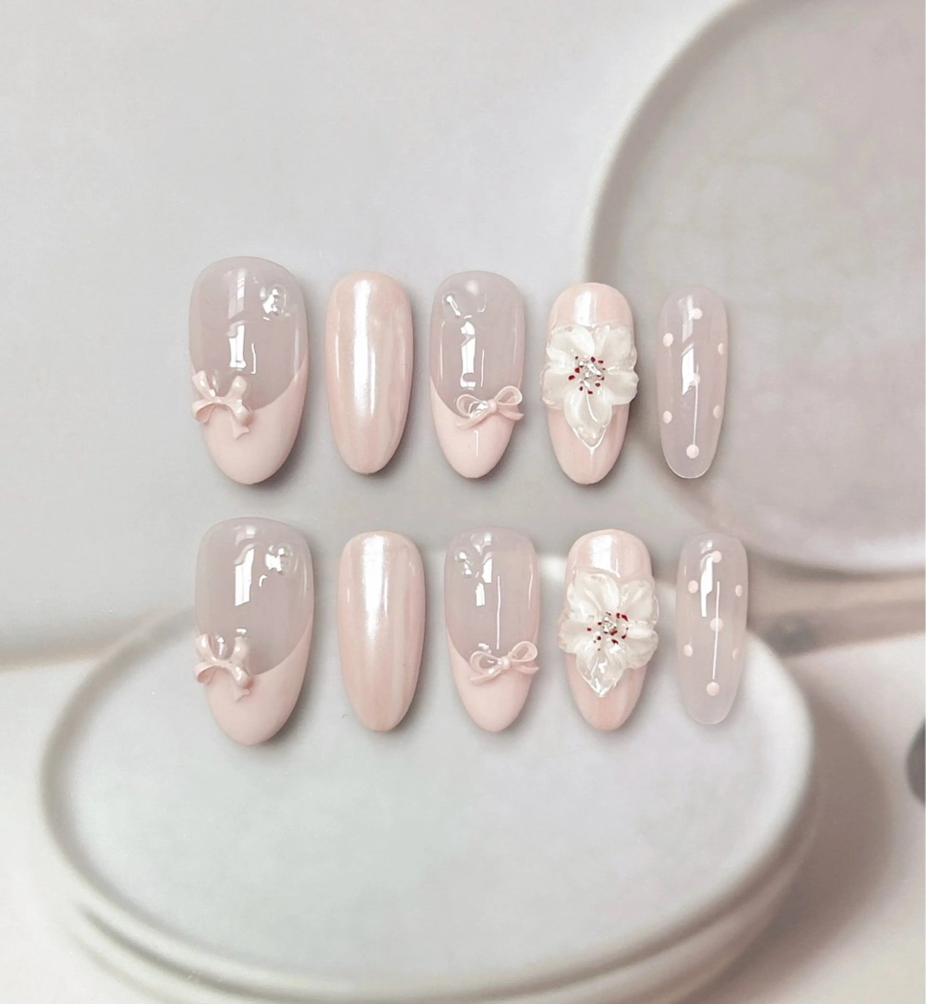 ネイル Maggie チョウチョウのネイルデザイン