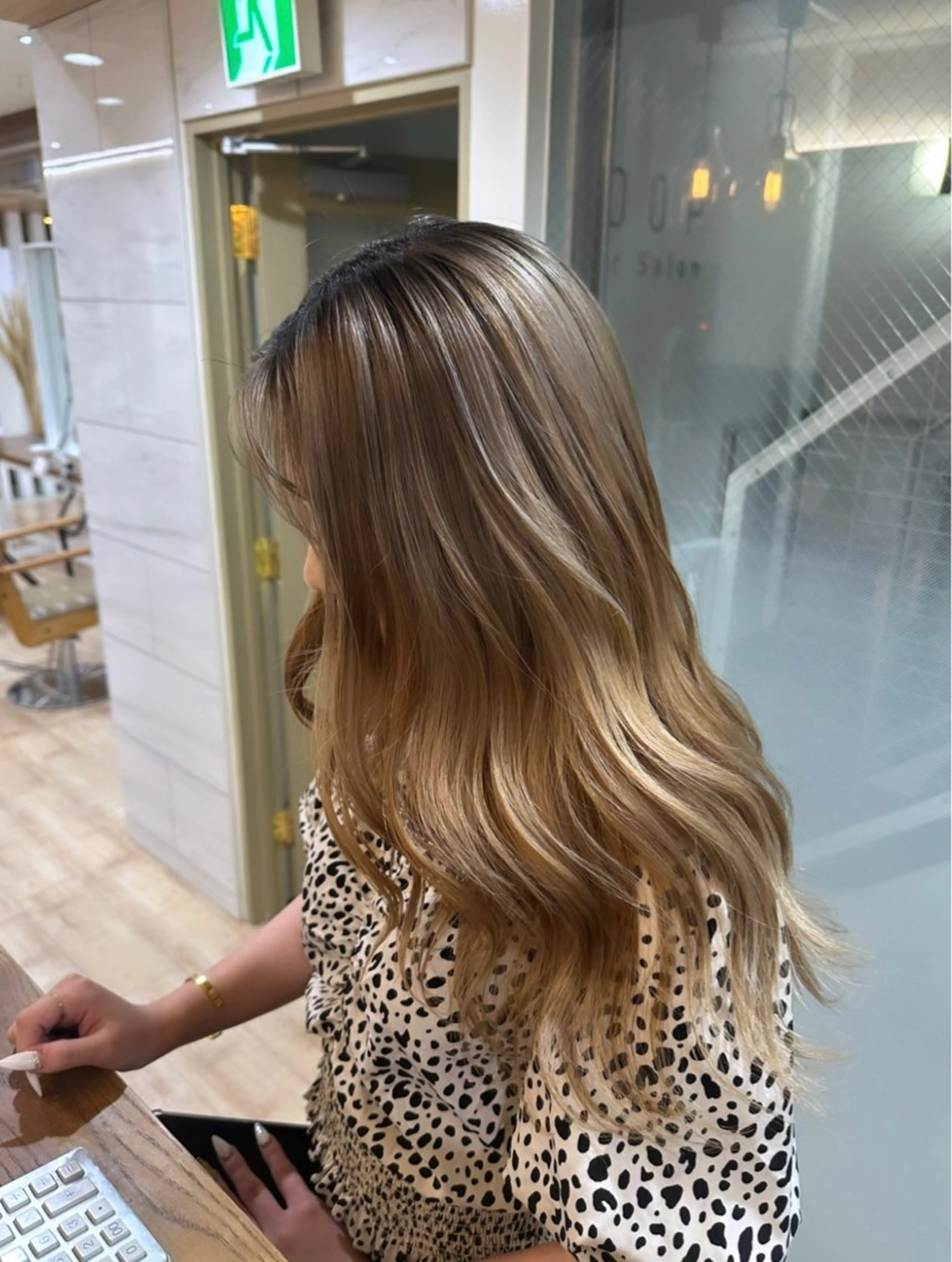 ロング カラー ヘアカラー 遠藤 美夢のヘアスタイル