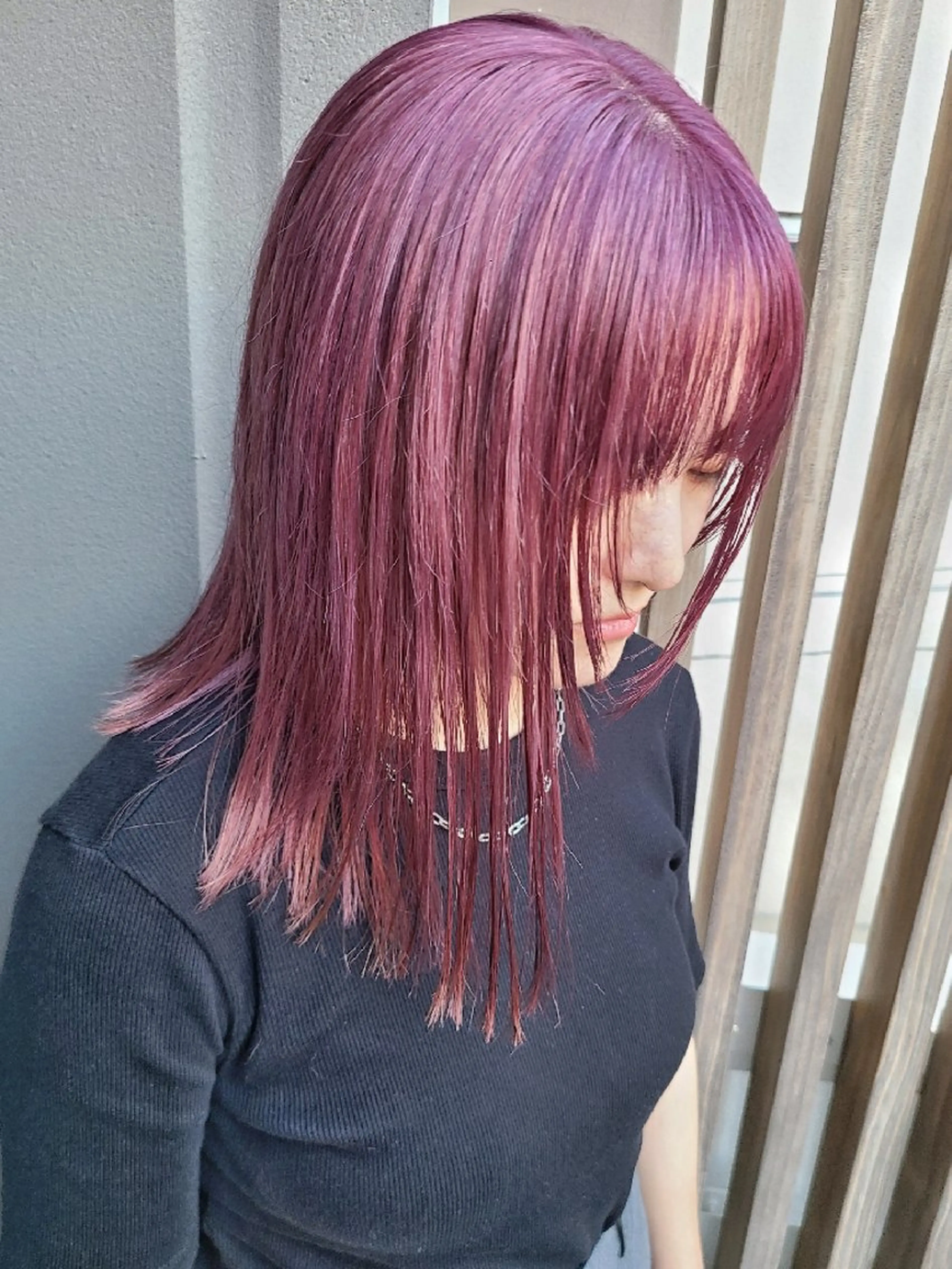 セミロング カラー ヘアアレンジ ハイトーンカラー yolo.所属・夜特化型ヘアサロン 𓃱yolo.タナベのヘアスタイル