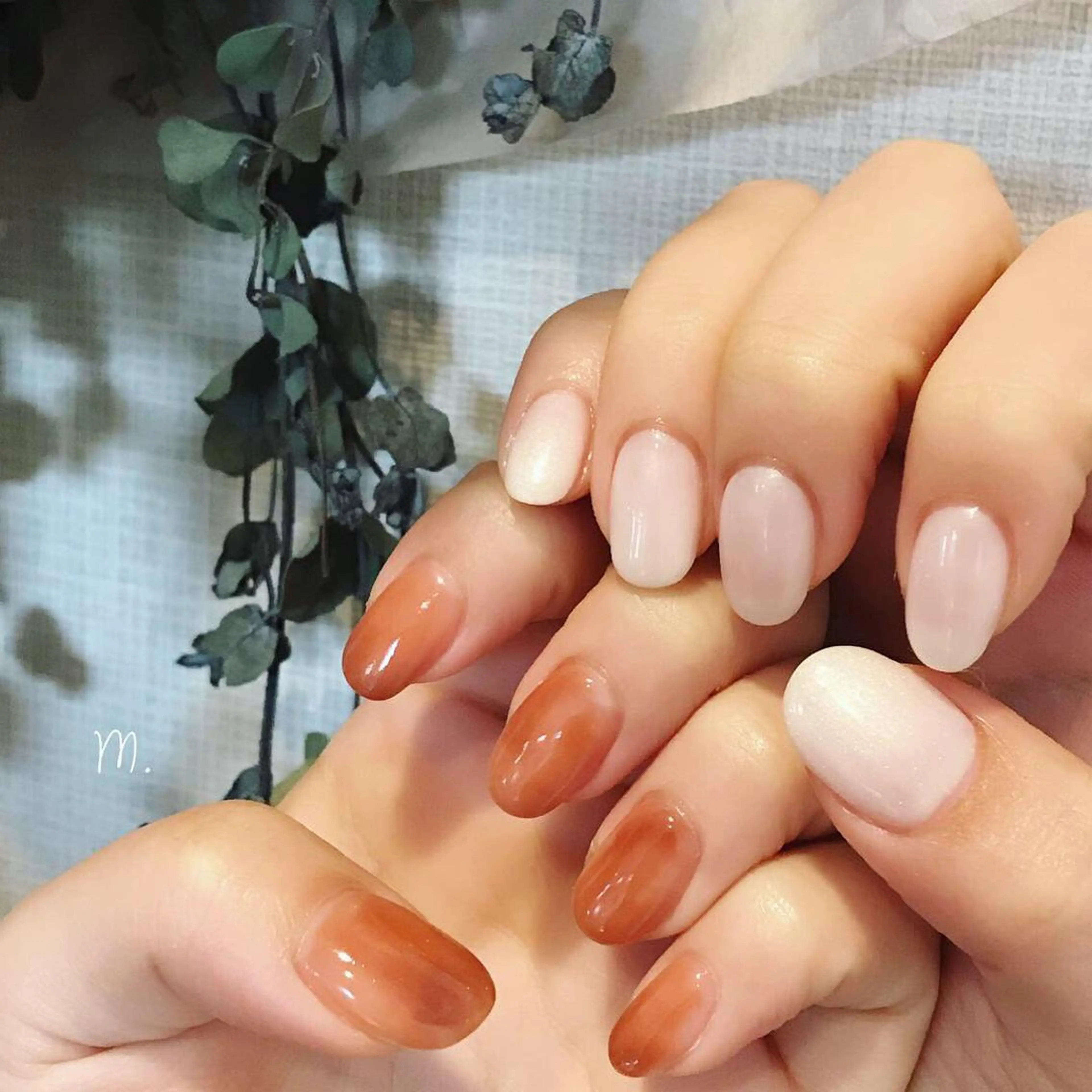 ネイル ブラウン ホワイト ハンドネイル Nakazawa Mayuのネイルデザイン