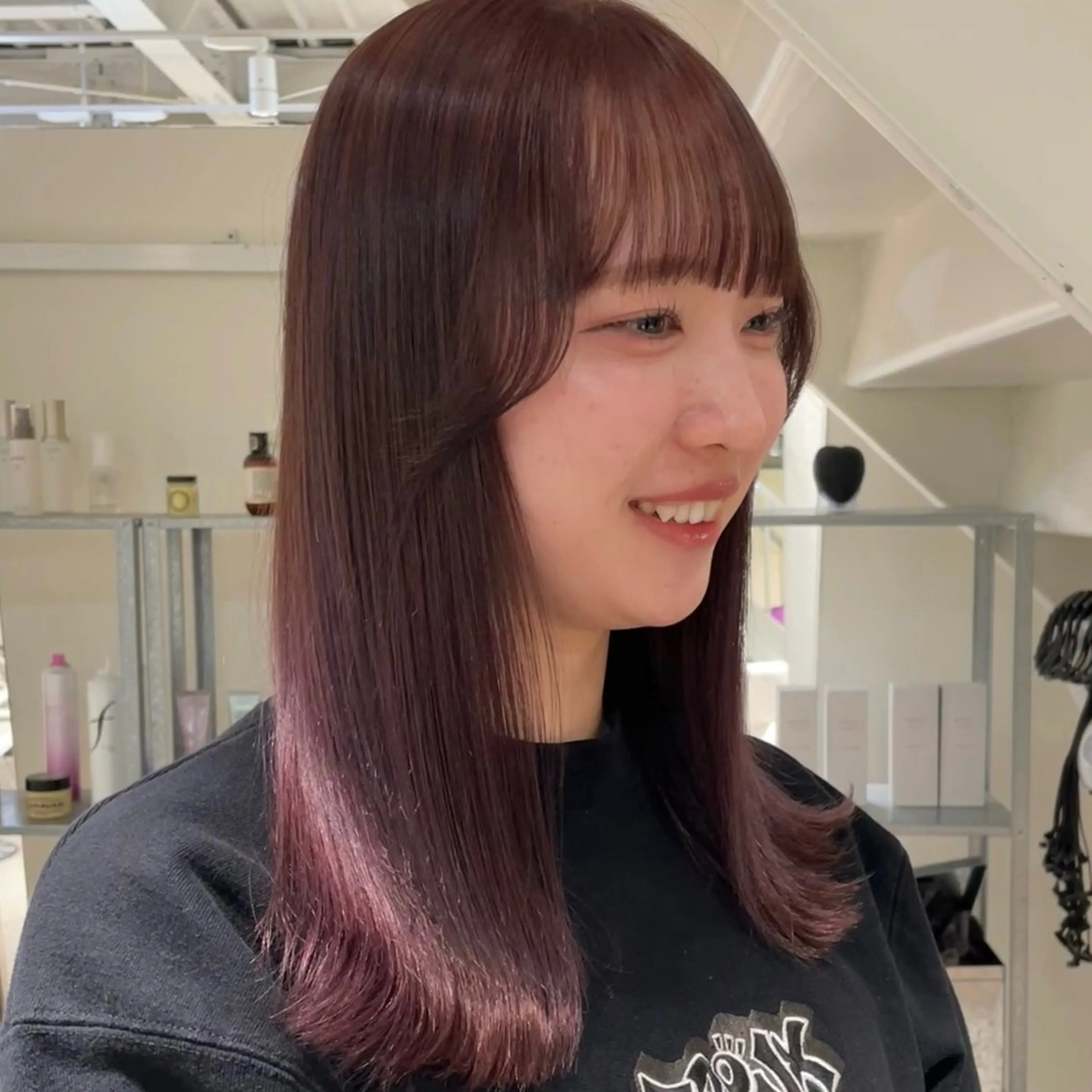 セミロング カラー ブリーチ ラベンダーカラー ブリーチなしカラー ピンクカラー ピンクラベンダー ヘアカラー 安西 香利奈のヘアスタイル