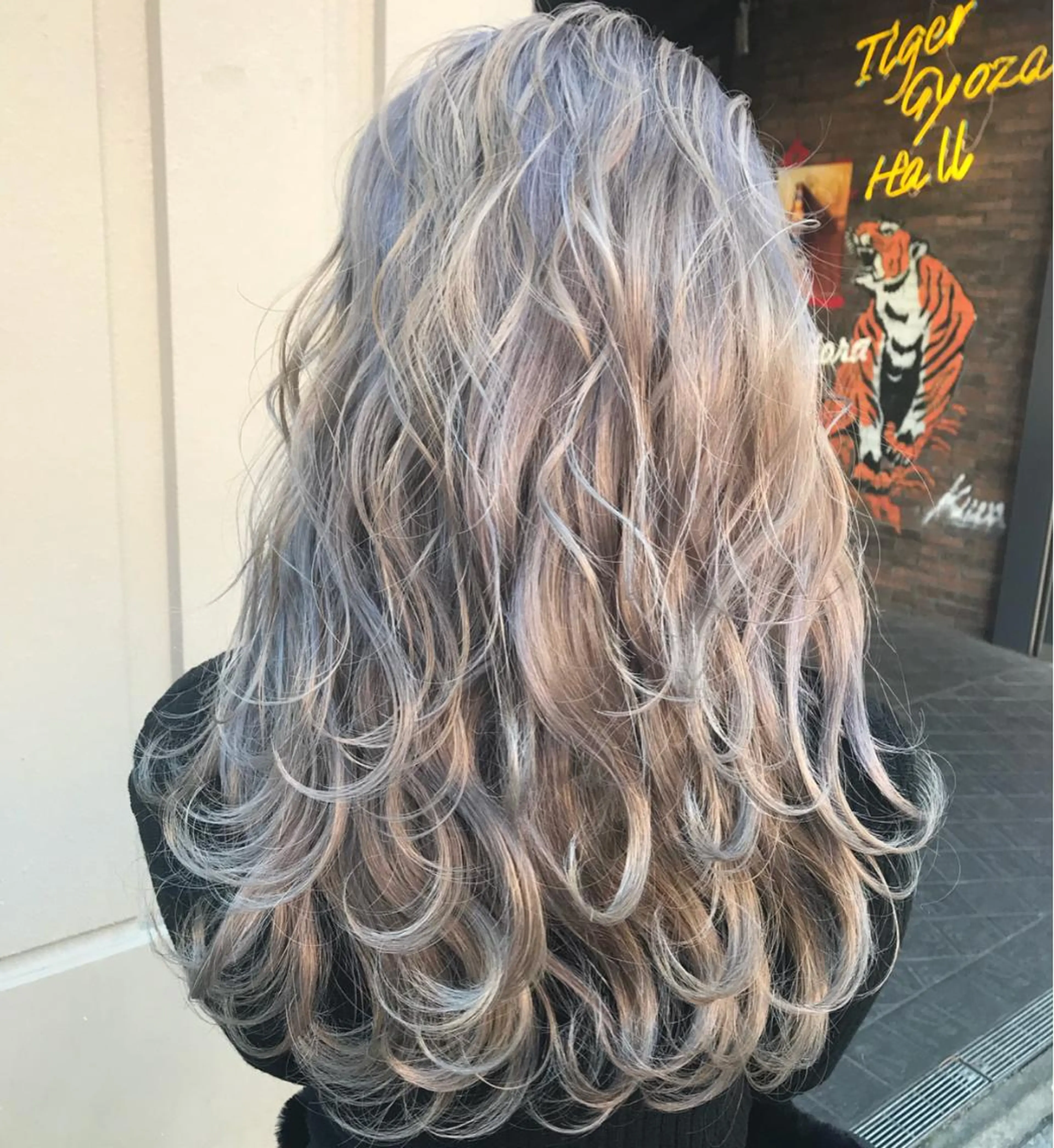 ロング カラー アッシュ ブリーチ ブロンド 外国人風カラー エクステ　ユノキ リョウタのヘアスタイル