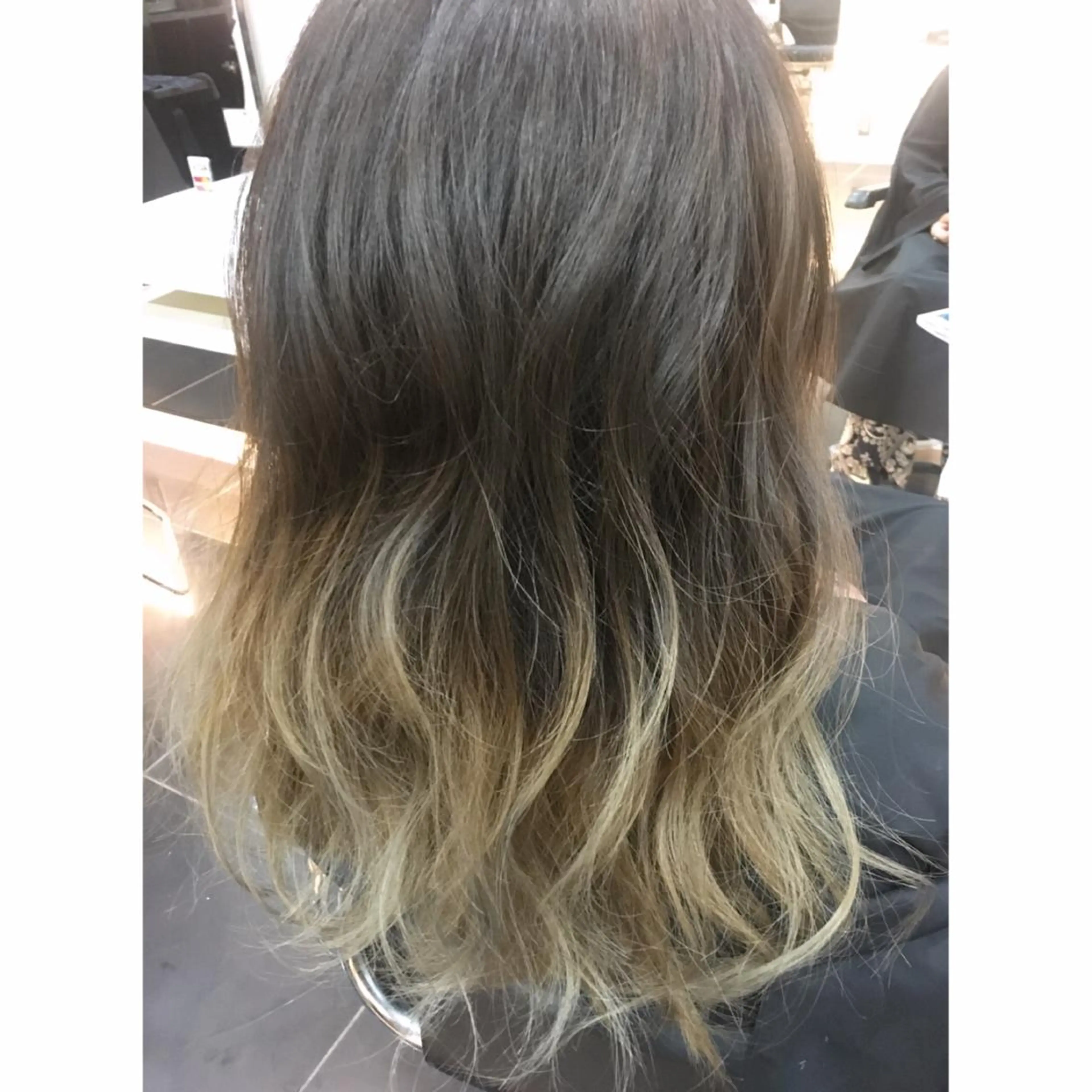 カラー ブリーチ グラデーションカラー 早川 真幸のヘアスタイル