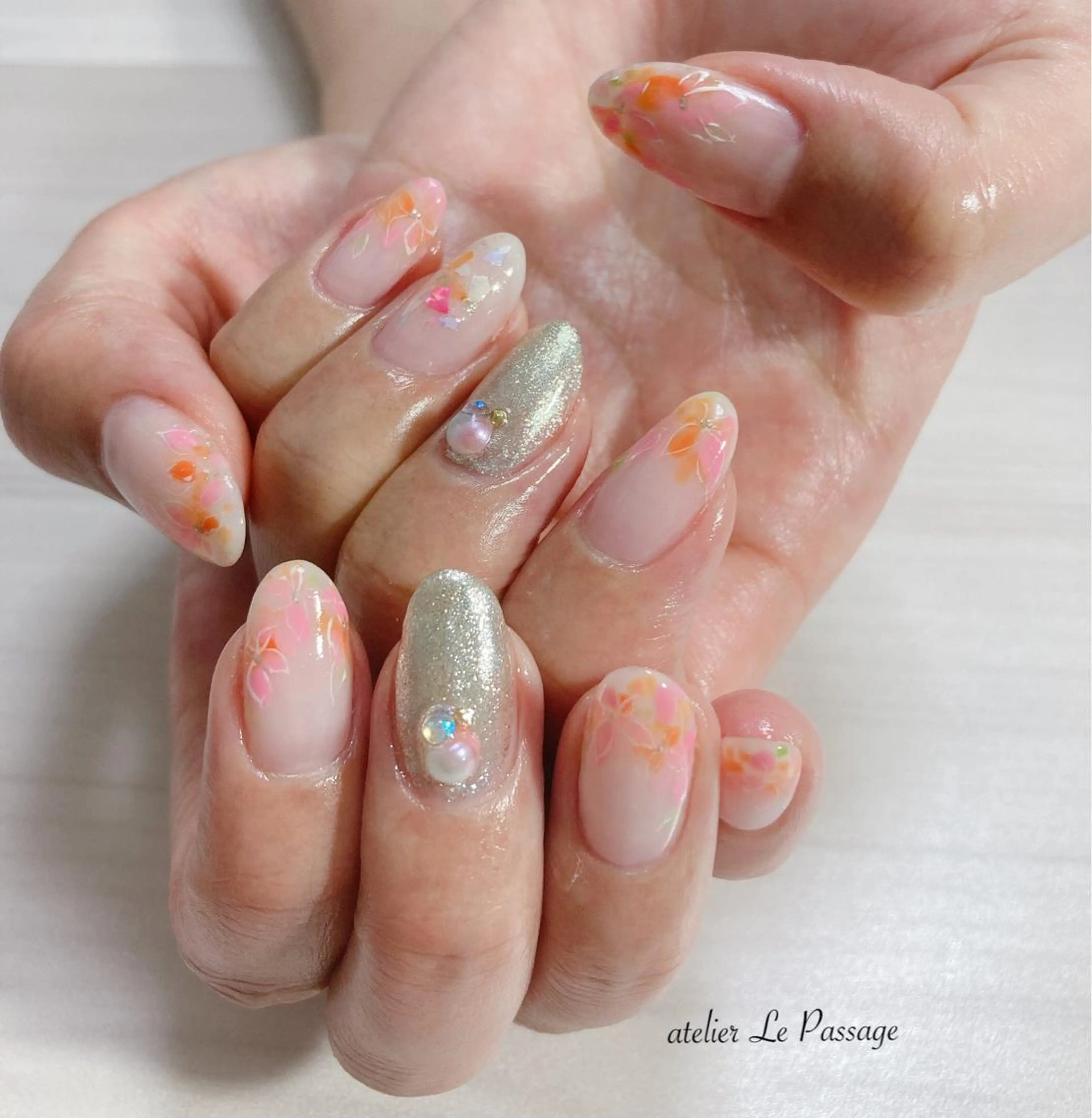 ネイル フラワーネイル ジェルネイル キラキラネイル ニュアンスネイル オフィスネイル Atelier Le Passage所属・h nakatsukaのネイルデザイン