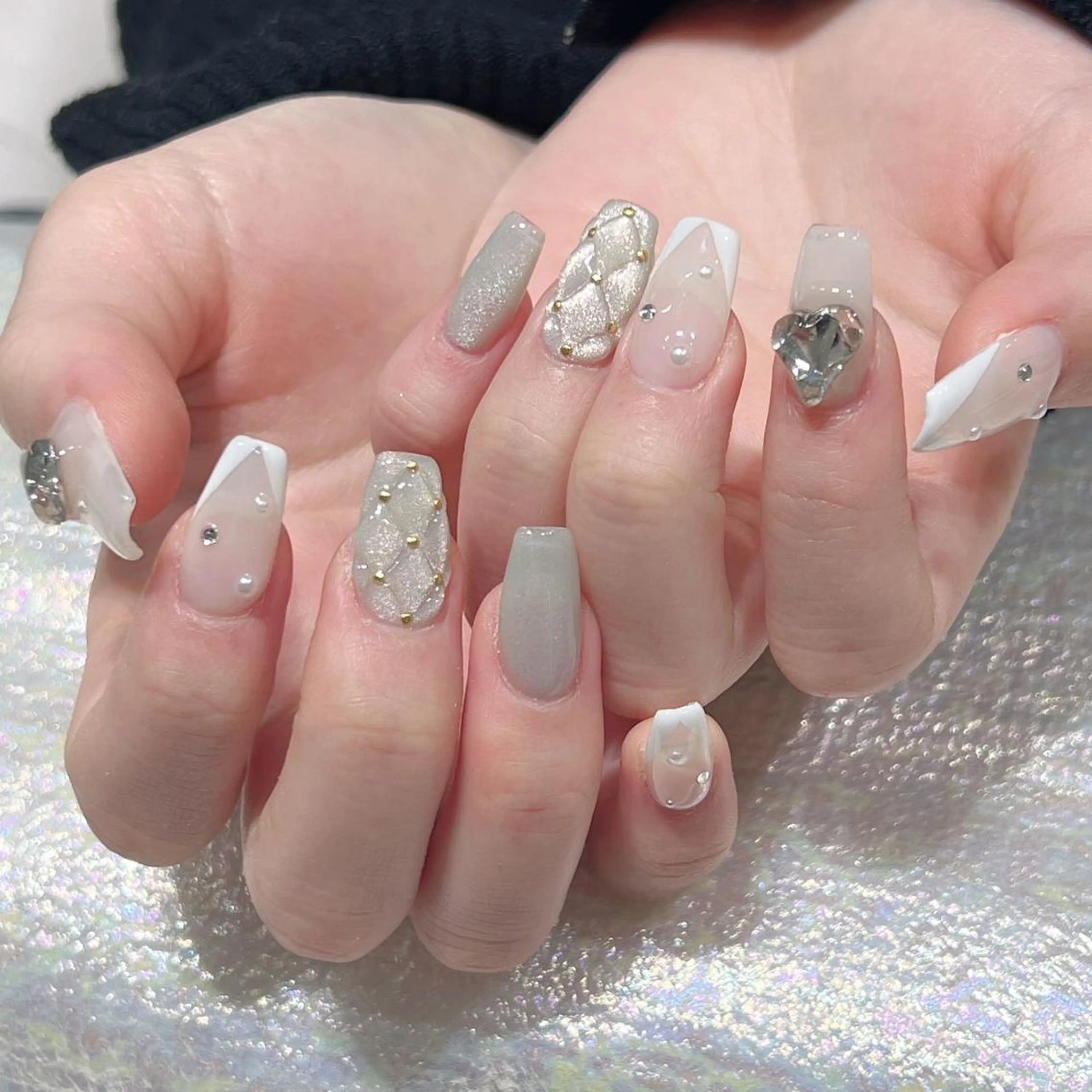 ネイル アートネイル 長さ出し ネイルチップ Queens テイのネイルデザイン