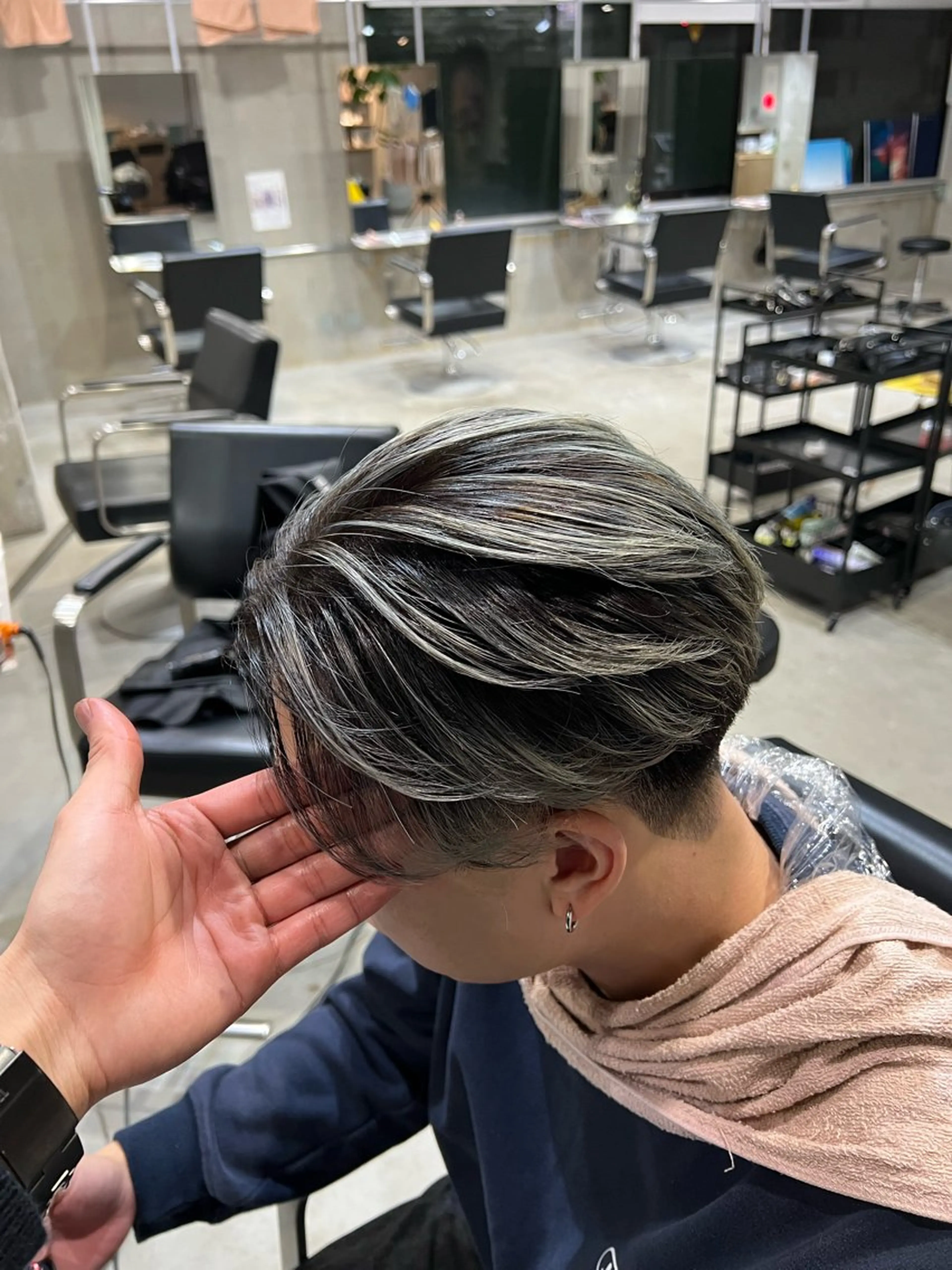 カラー メンズ メンズバレイヤージュ バレイヤージュ ヘアカラー LUCK 船橋のヘアスタイル