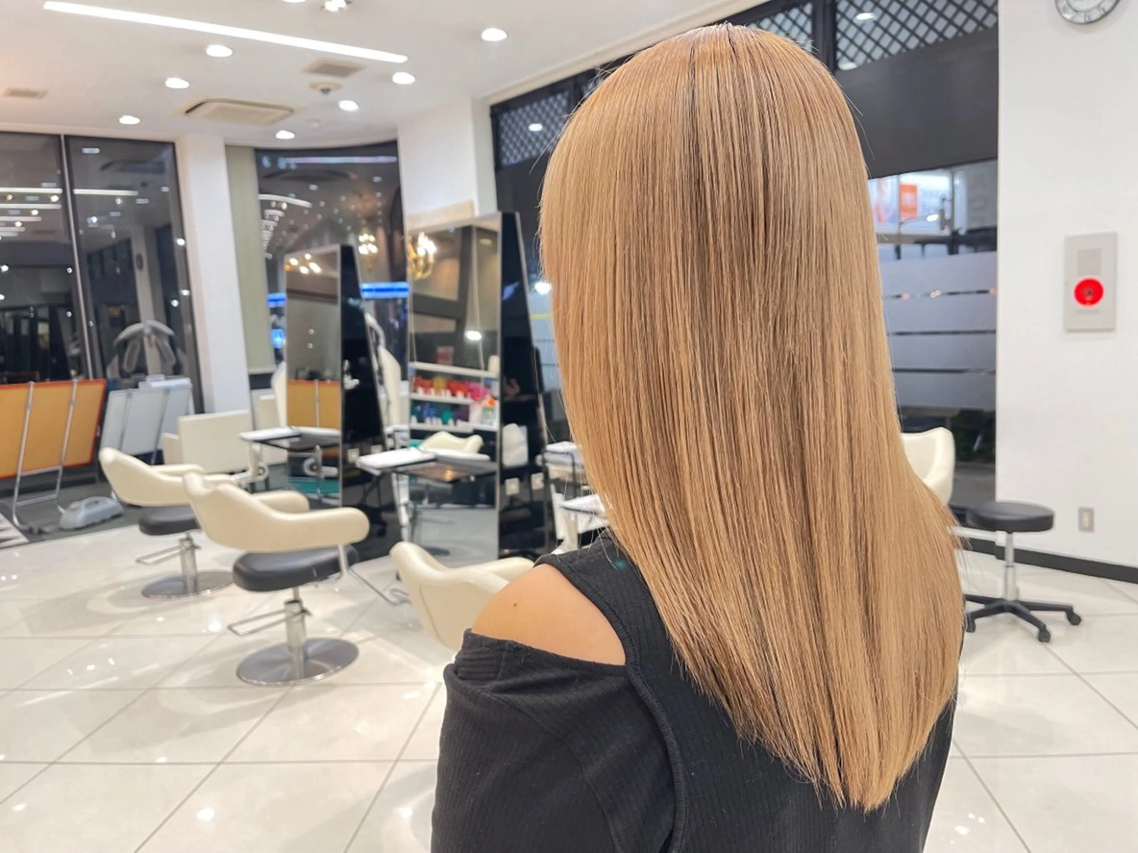 ロング 平川 忠明のヘアスタイル