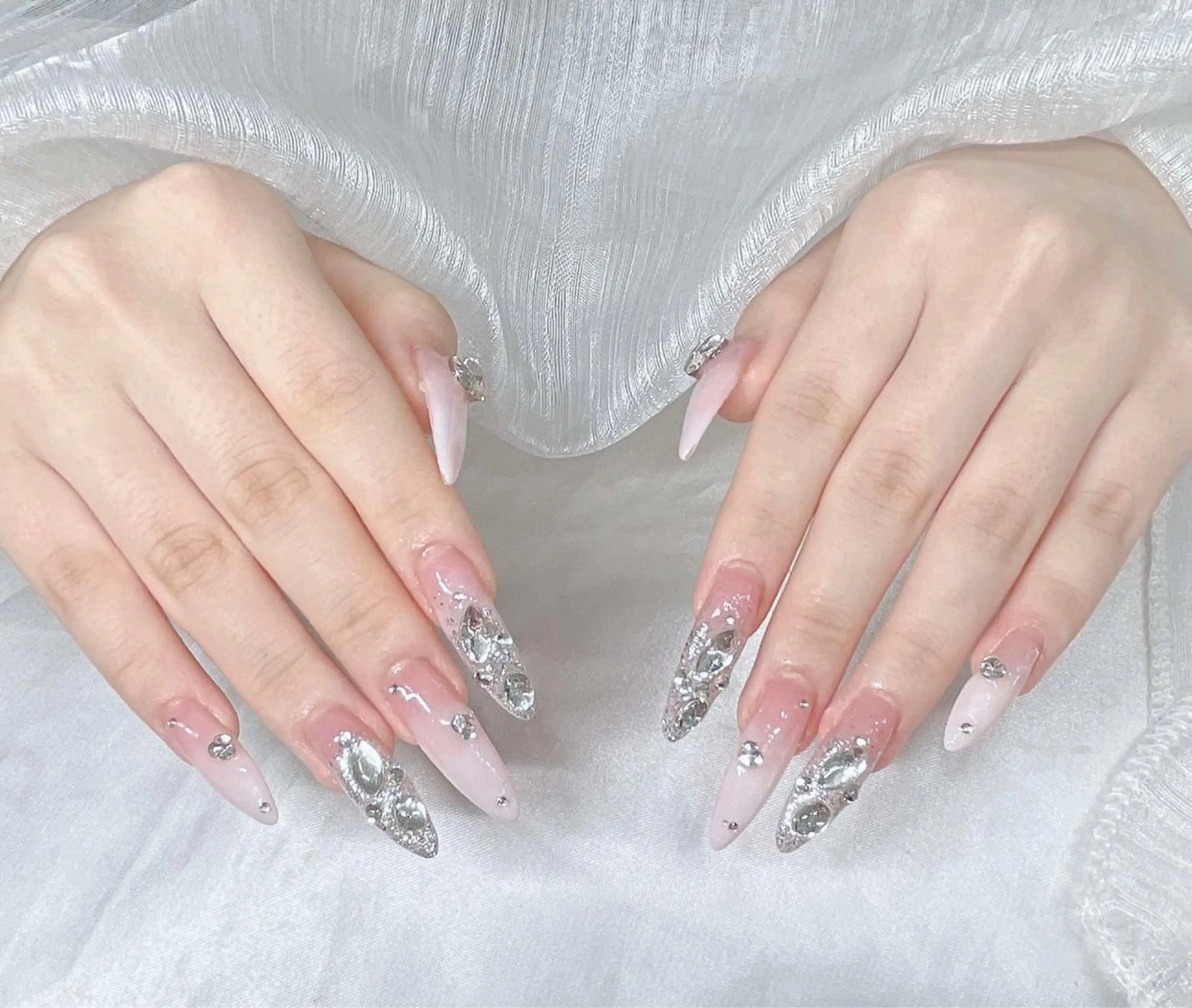 ネイル ハンドネイル Lee Nailsのネイルデザイン