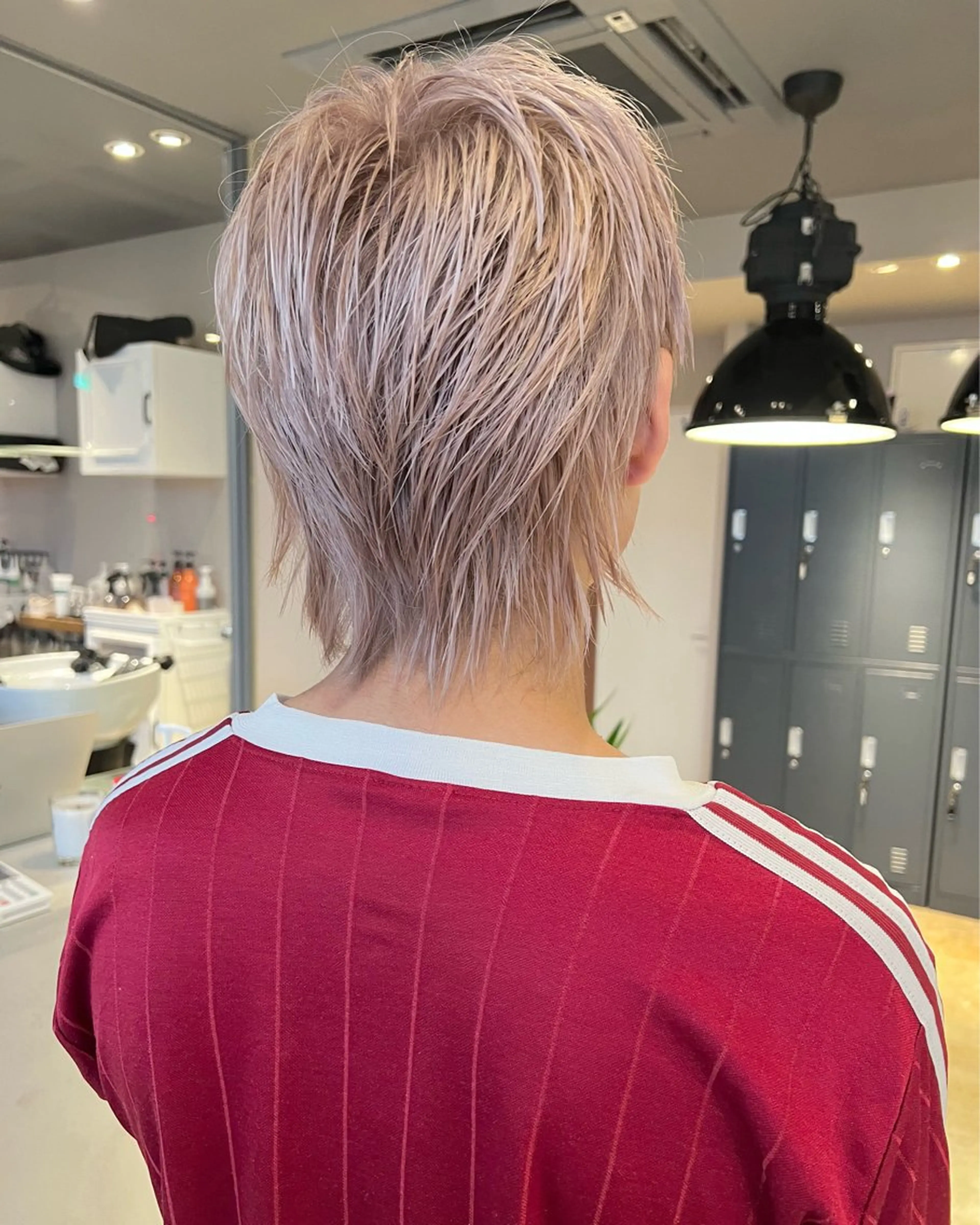 ショート カット ヘアカラー ミルクティーベージュ outaのヘアスタイル