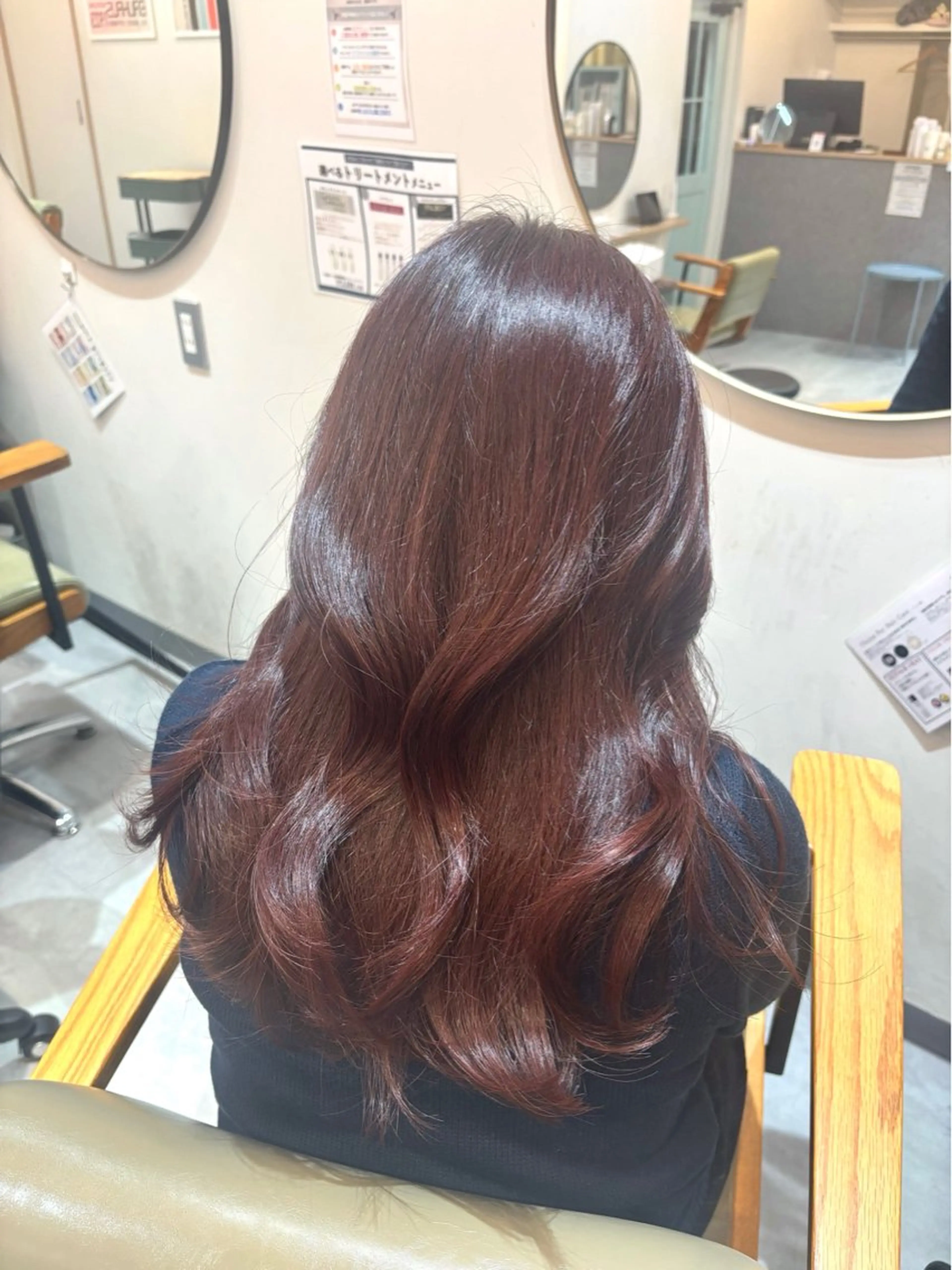 ロング ピンクブラウン lou  by  revo所属・カット無料❗️🫧 由姫🫧のヘアスタイル